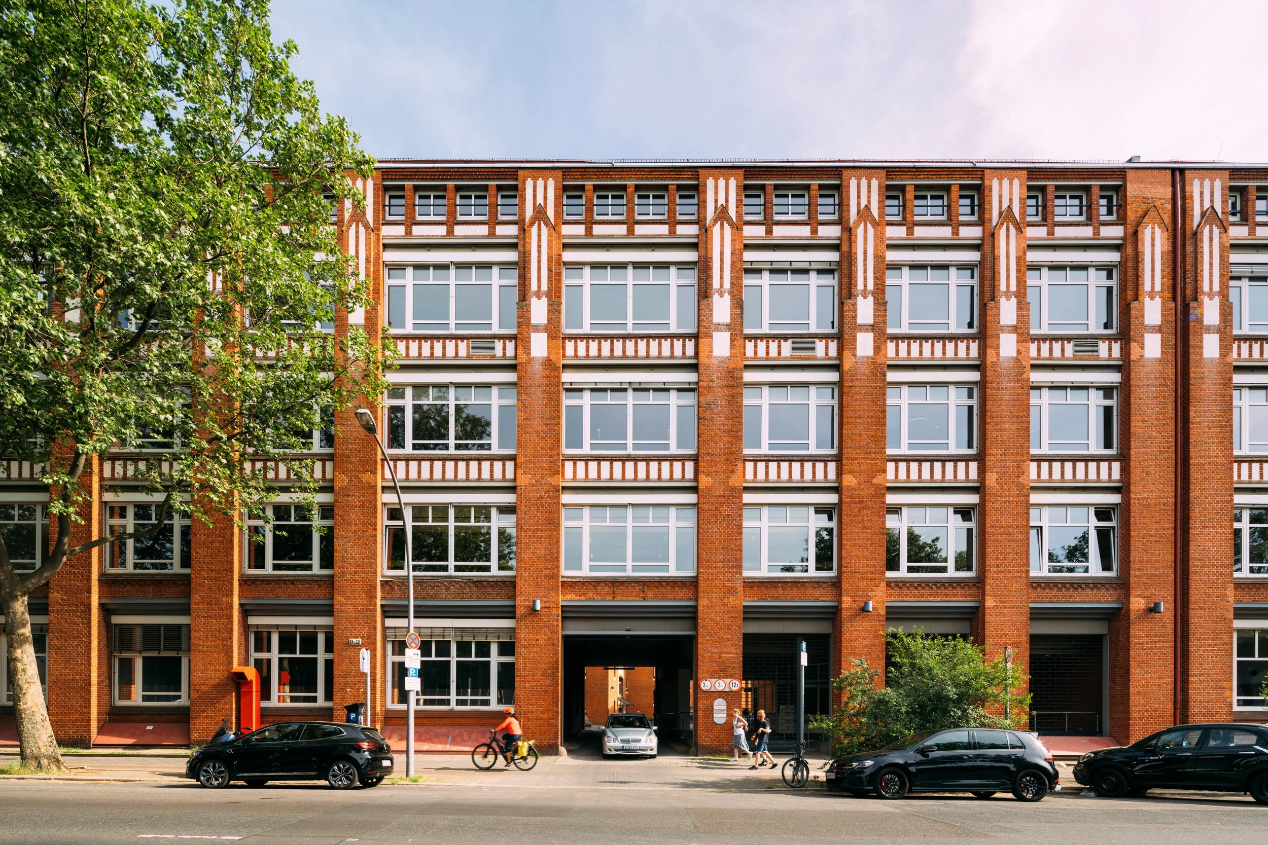 Sickingenstrasse-70-71-Berlin-Exterior-Arax-Investment-Partners_Joas-Souza-23.jpg