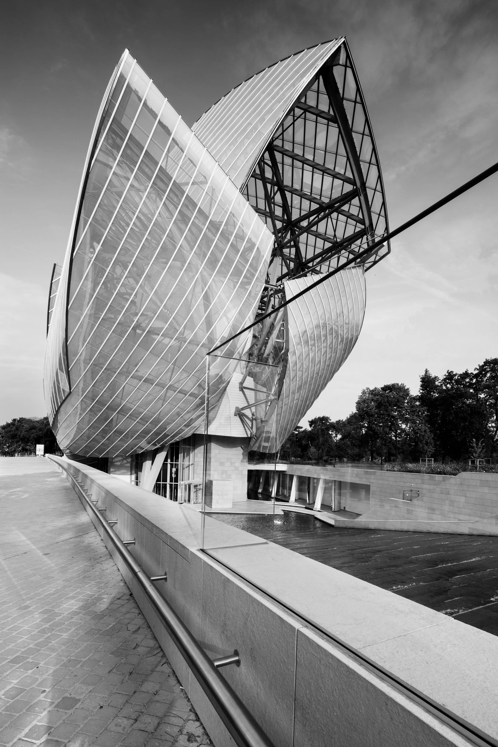 fondation-louis-vuitton-paris-architectural-photography-03.jpg