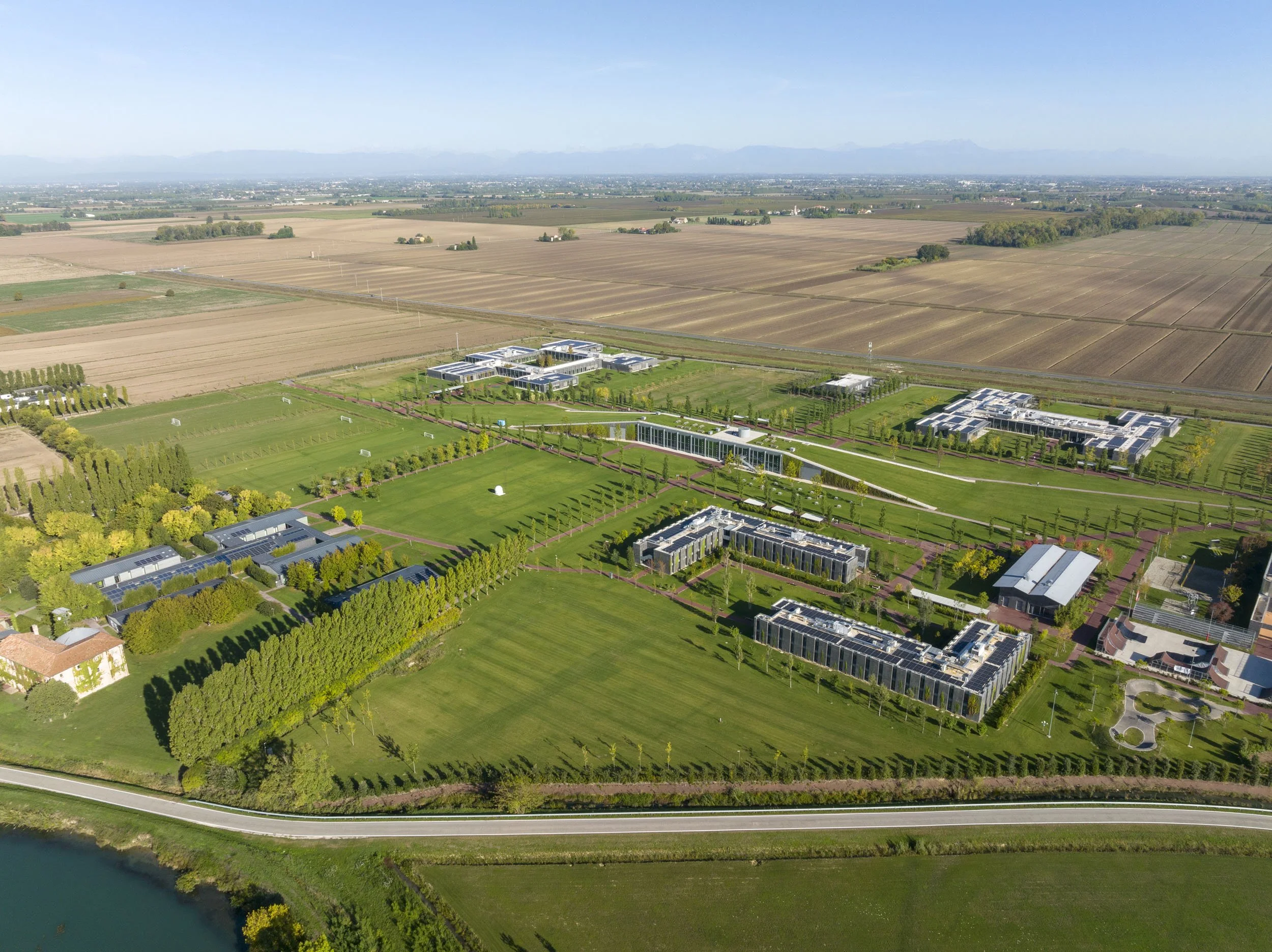 h-farm-educational-campus-italy-rshp-aerial-024.jpg