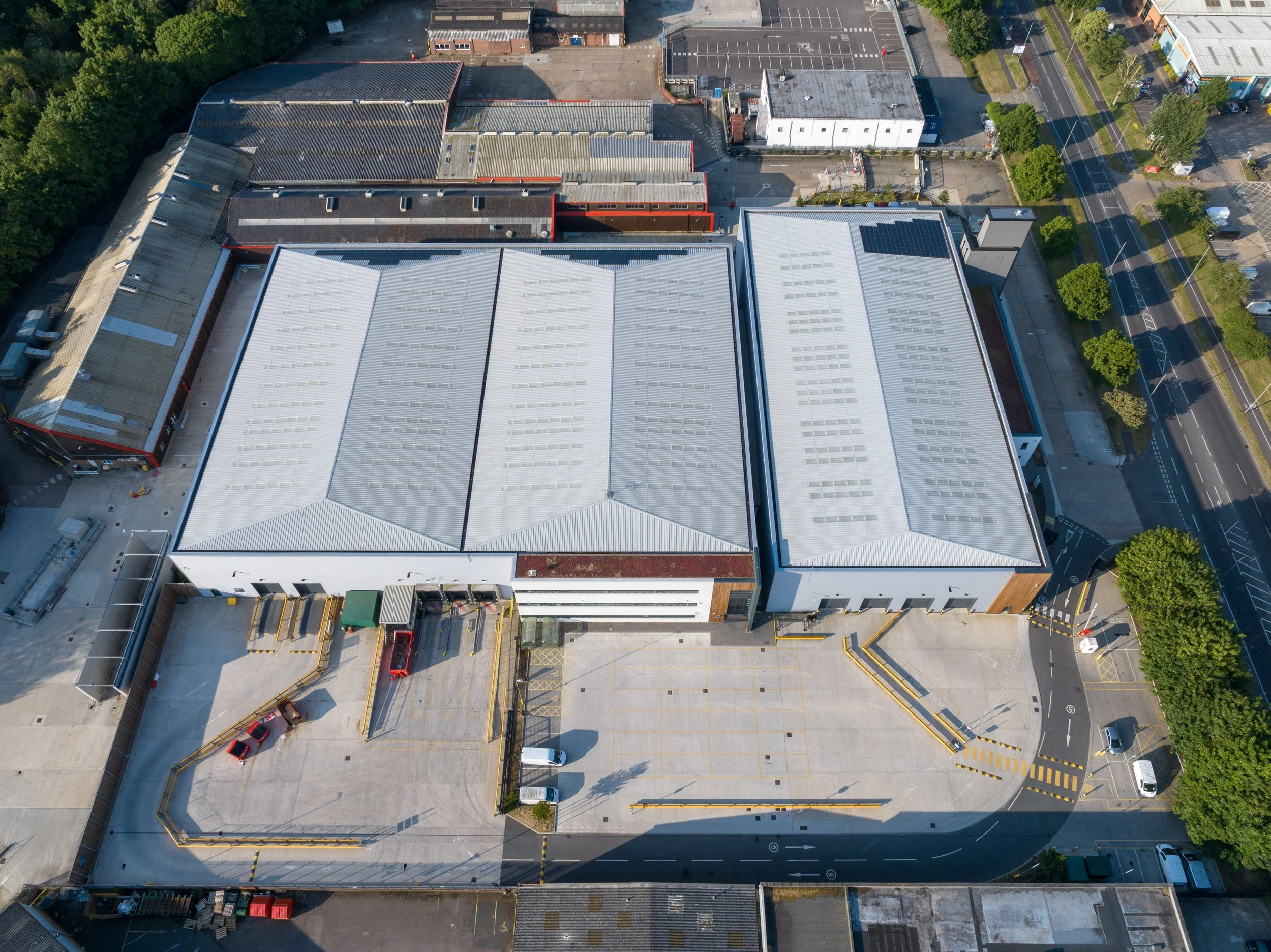 orpington-greater-london-uk-amazon-logistics-warehouse-aerial-41.jpg