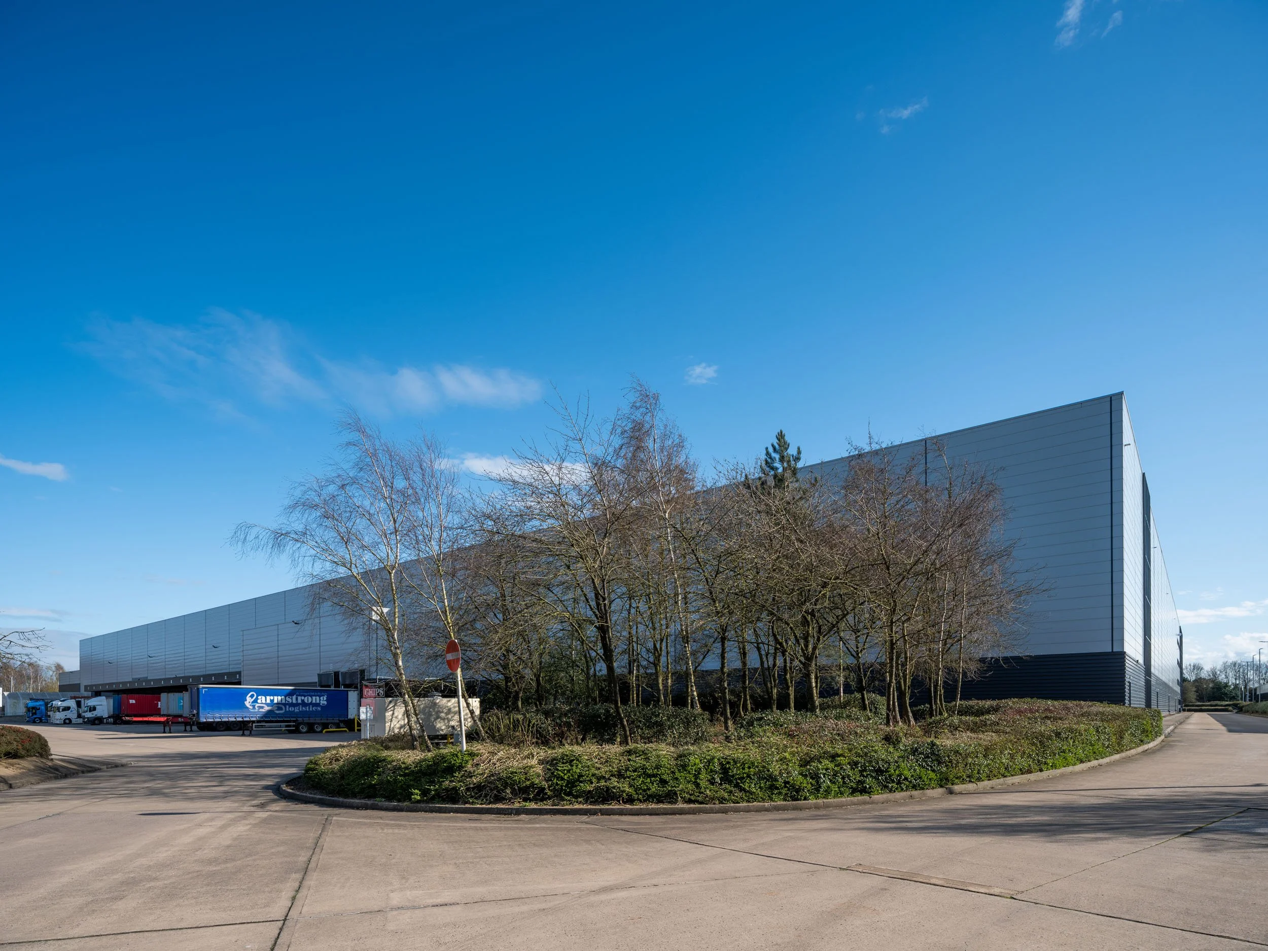 magna-park-lutterworth-logistics-warehouse-exterior-07.jpg