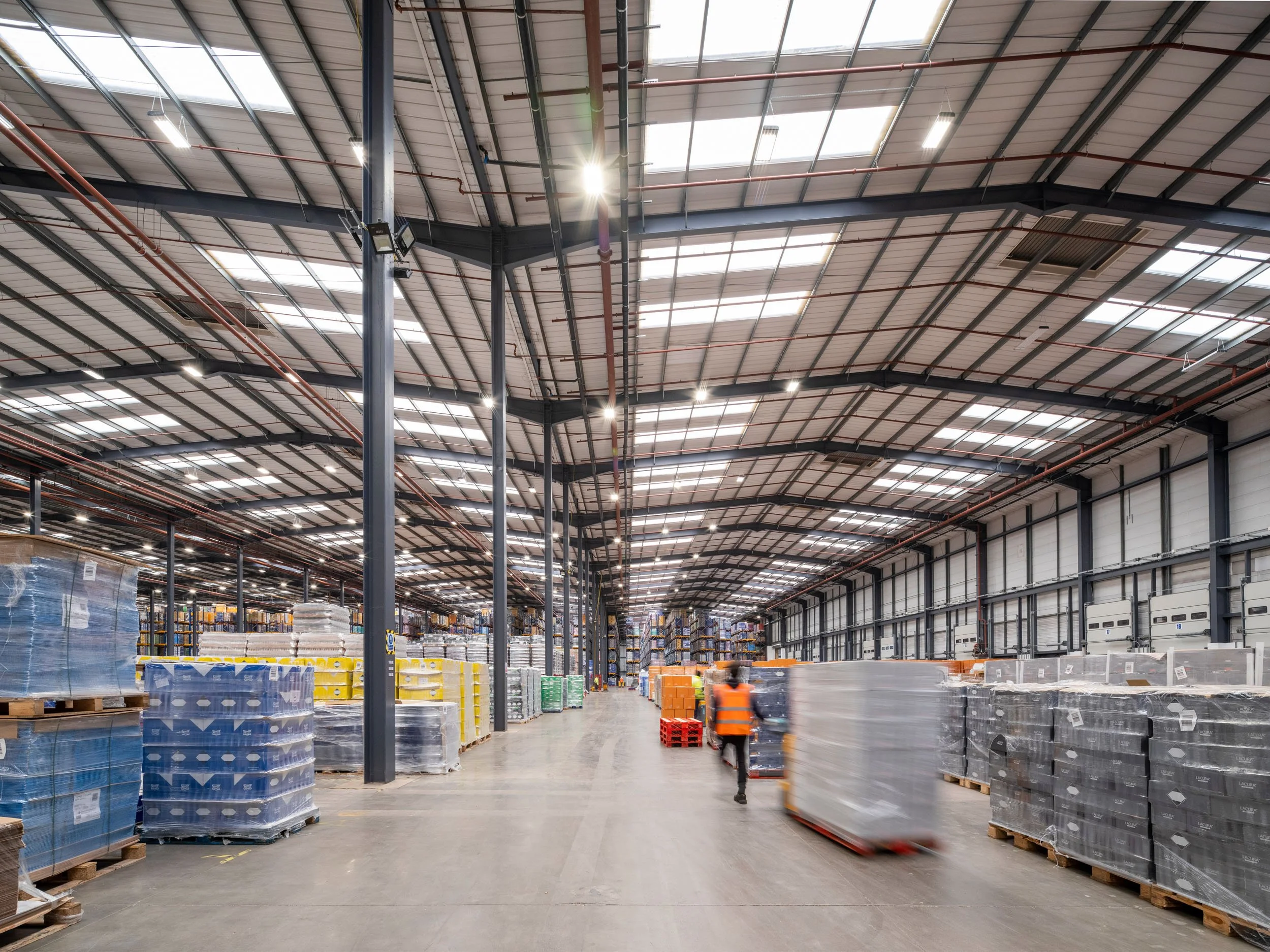 logistics-warehouse-interior-magna-park-lutterworth-40.jpg