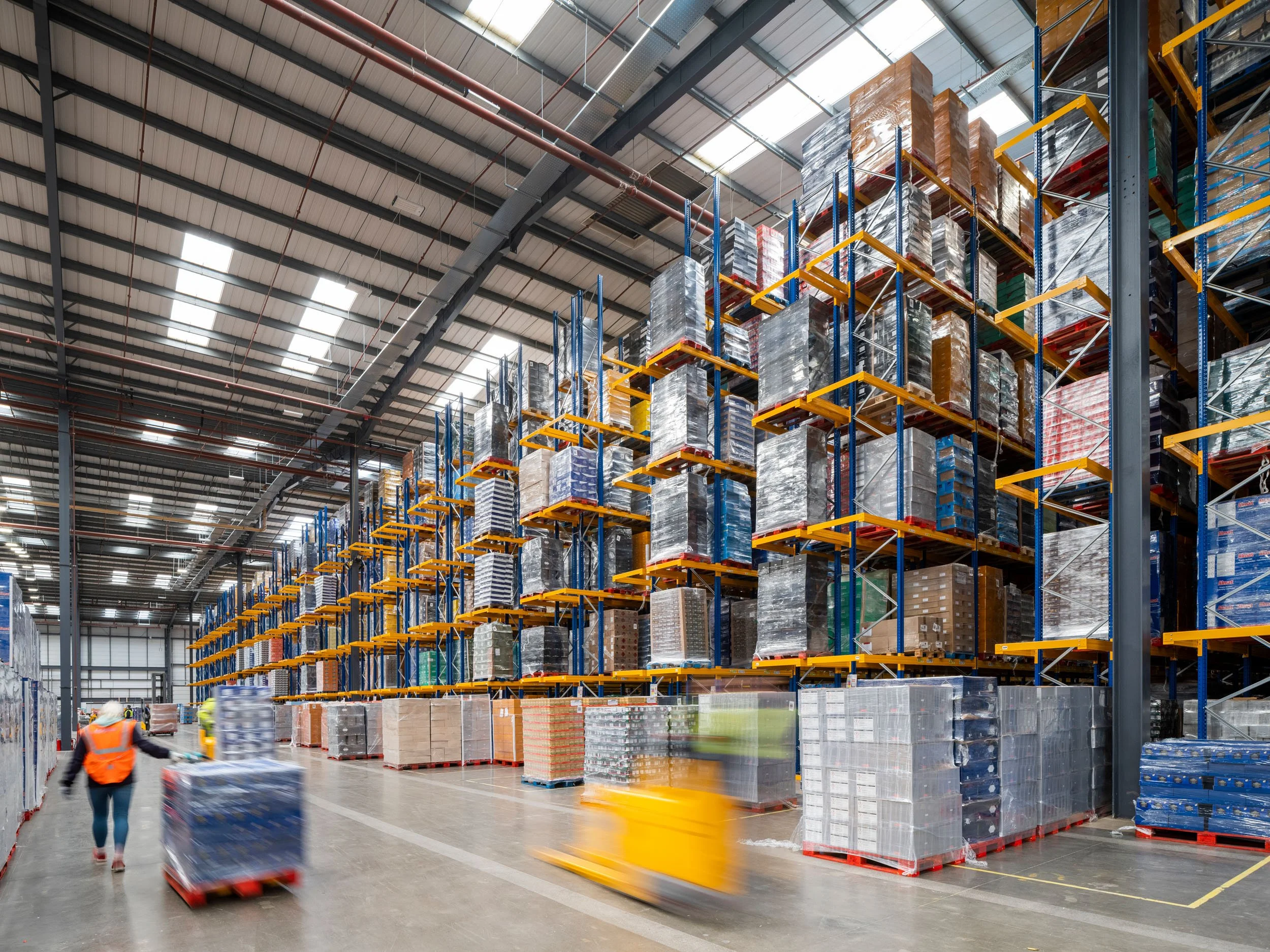 logistics-warehouse-interior-magna-park-lutterworth-47.jpg