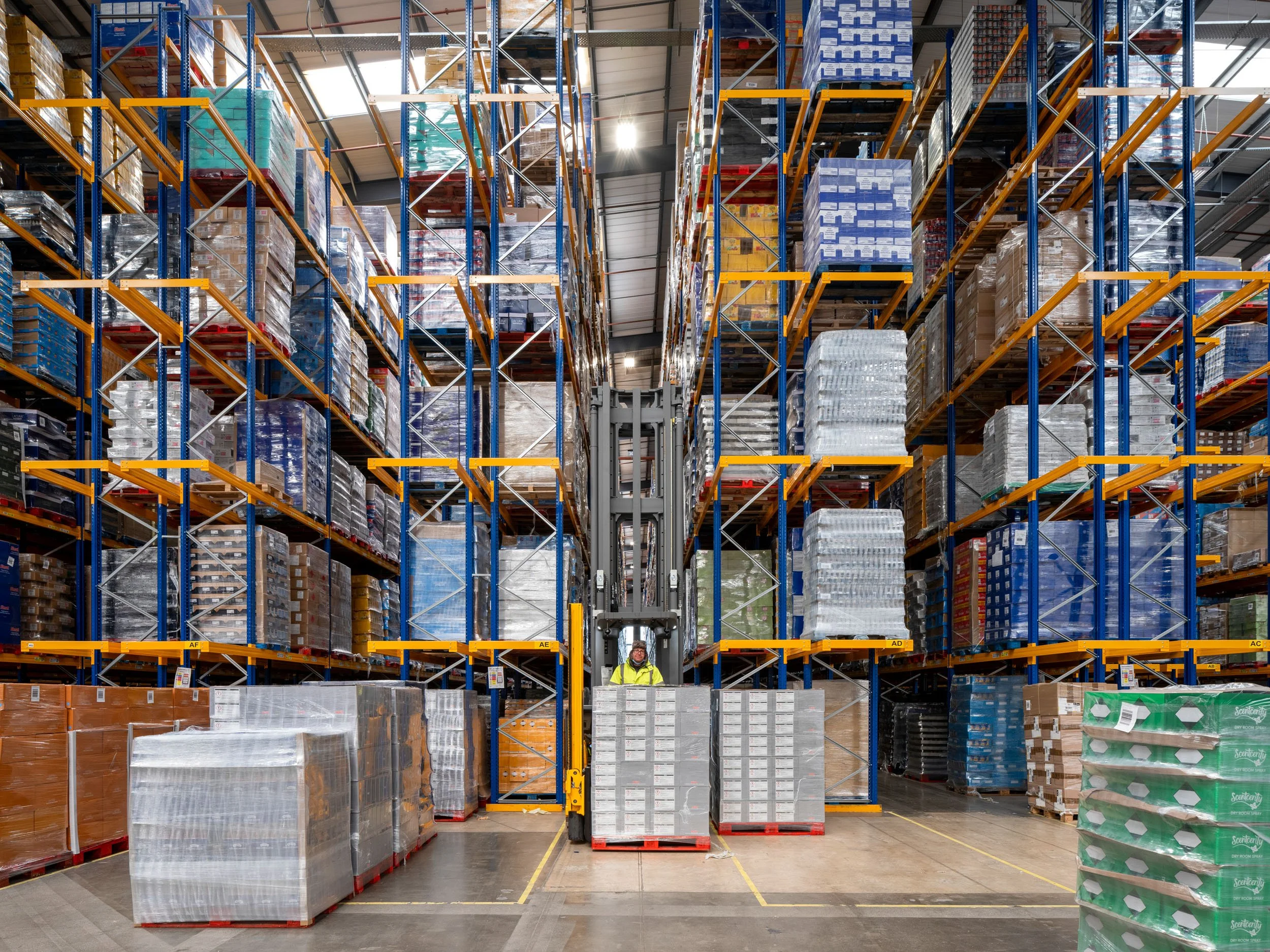 logistics-warehouse-interior-magna-park-lutterworth-48.jpg