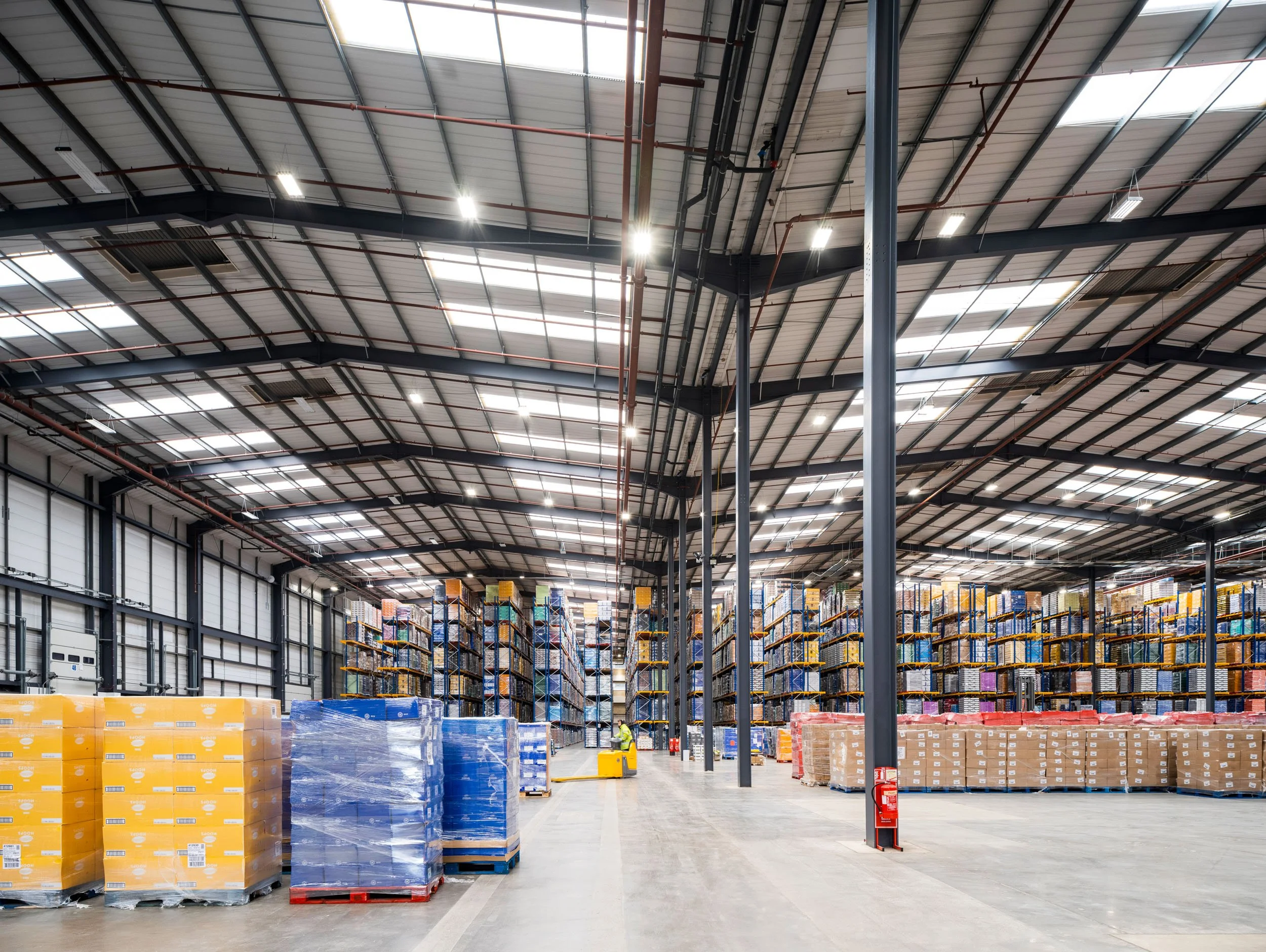 logistics-warehouse-interior-magna-park-lutterworth-55.jpg