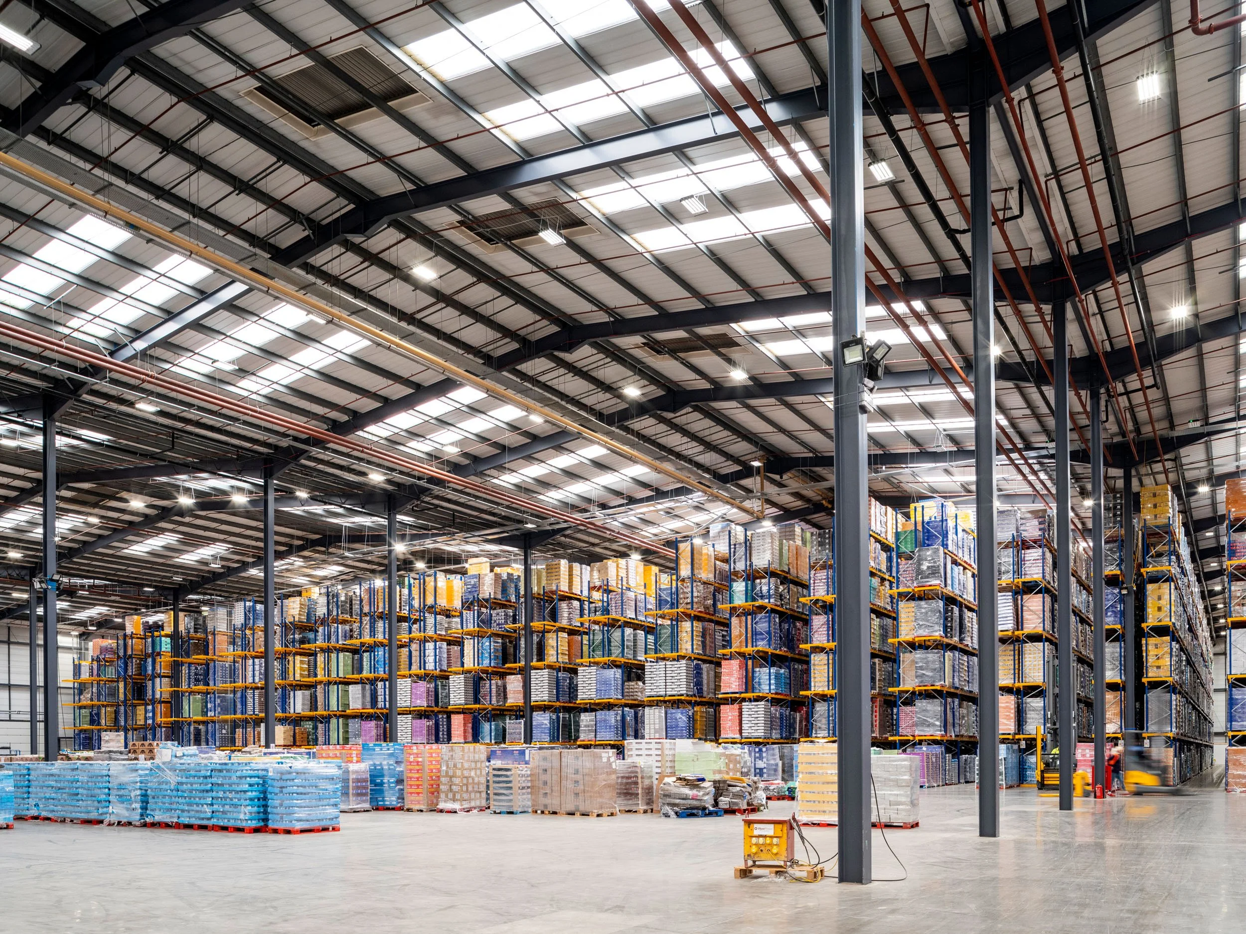 logistics-warehouse-interior-magna-park-lutterworth-59.jpg