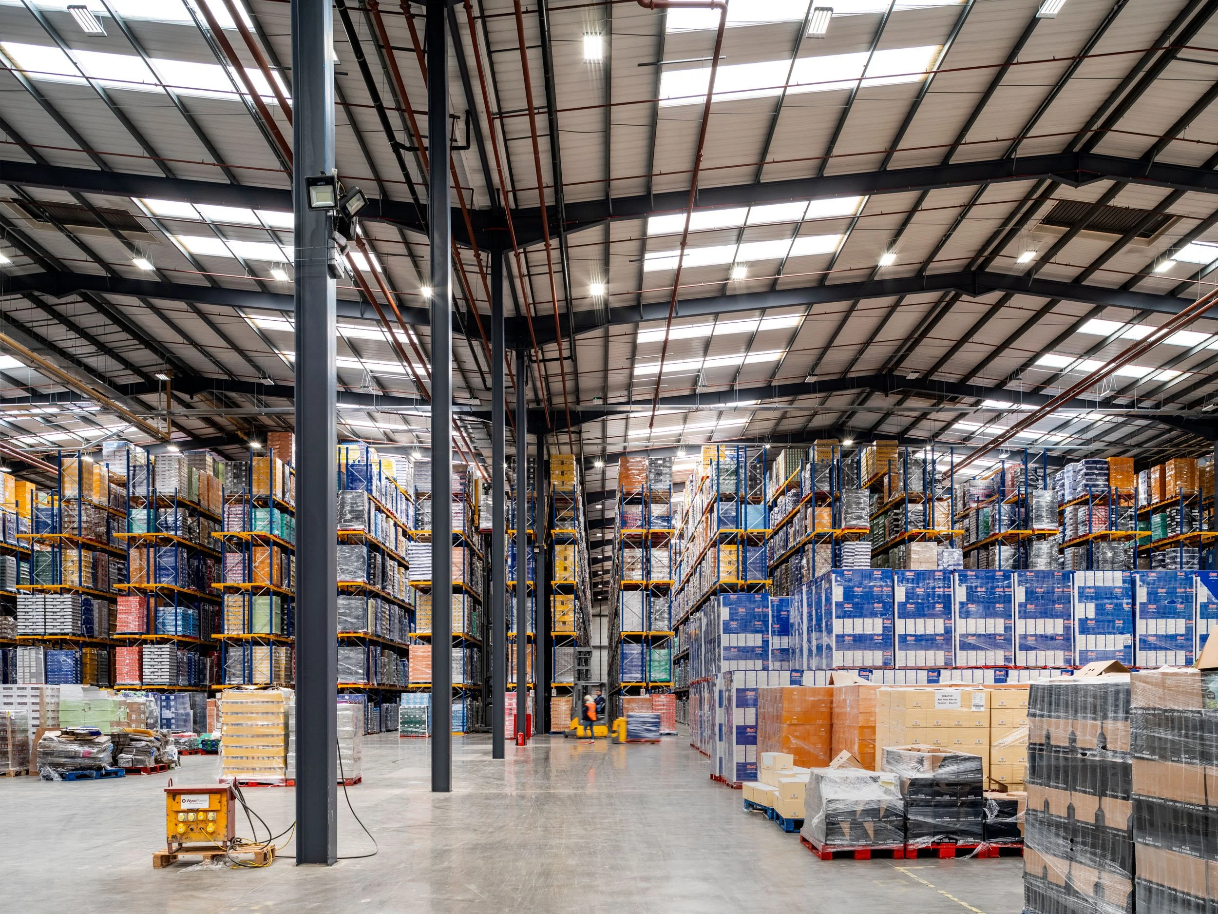 logistics-warehouse-interior-magna-park-lutterworth-60.jpg