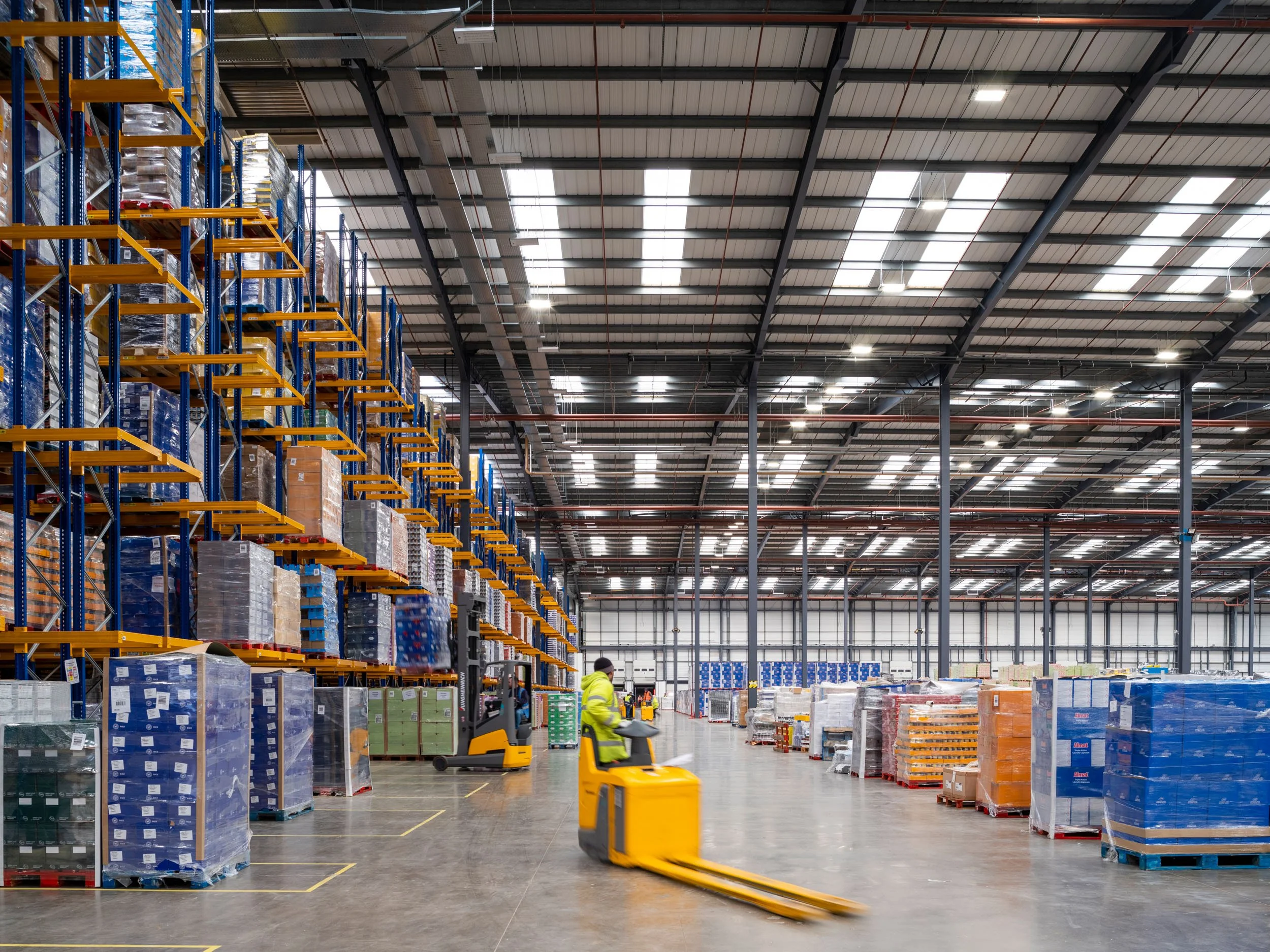logistics-warehouse-interior-magna-park-lutterworth-68.jpg