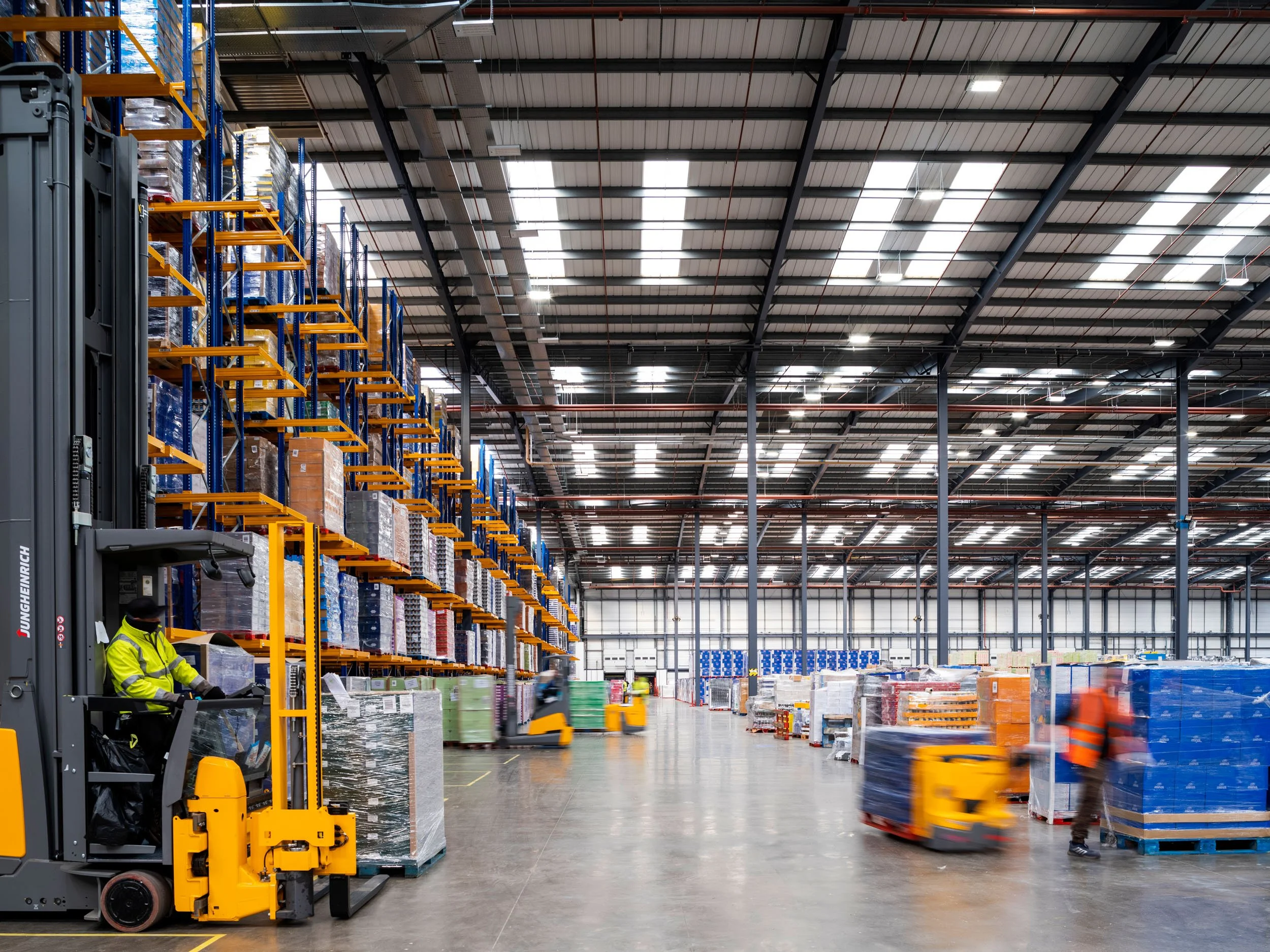logistics-warehouse-interior-magna-park-lutterworth-69.jpg