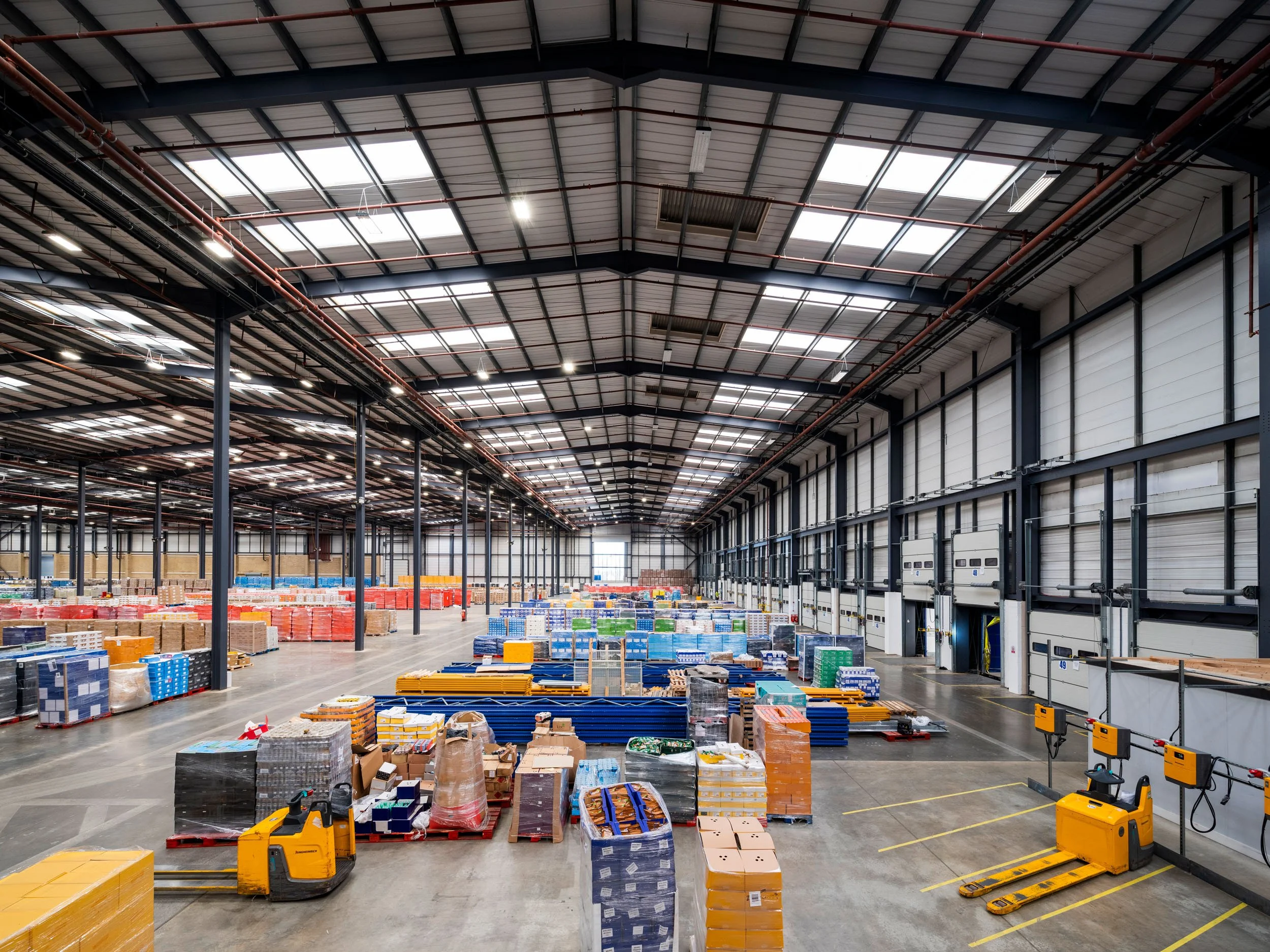 logistics-warehouse-interior-magna-park-lutterworth-72.jpg