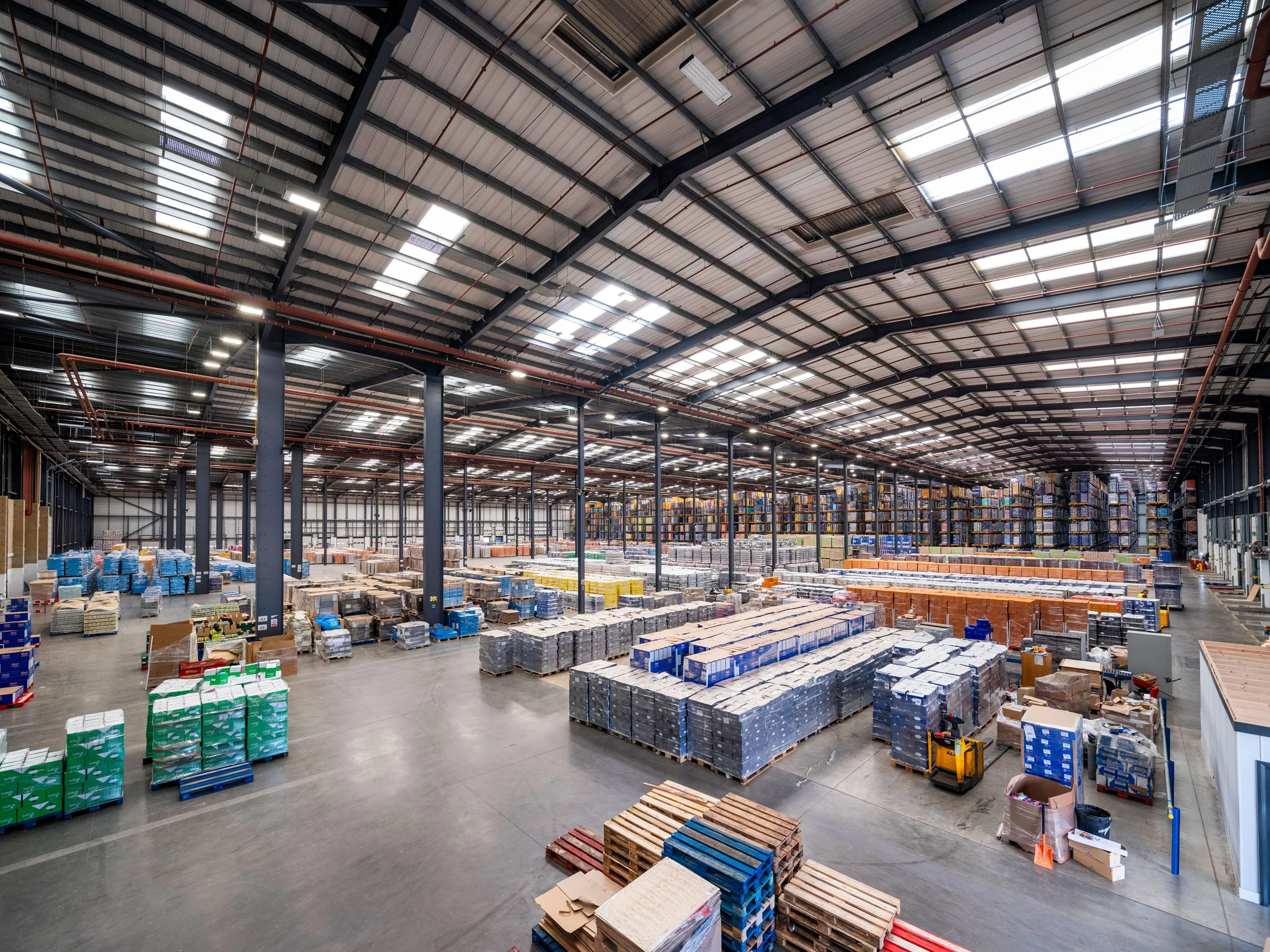 logistics-warehouse-interior-magna-park-lutterworth-75.jpg