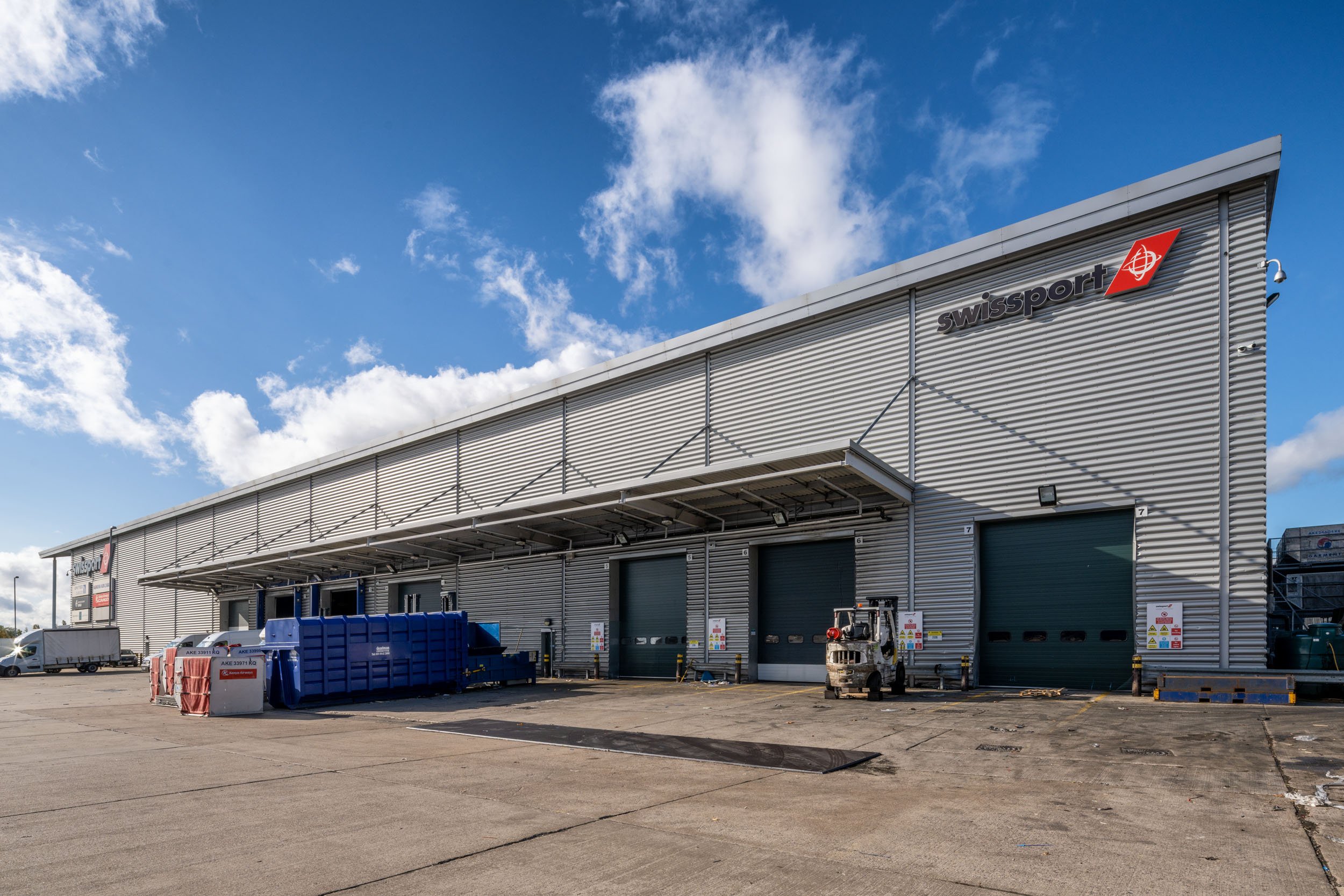 swissport-main-cargo-facility-heathrow-exterior-03.jpg