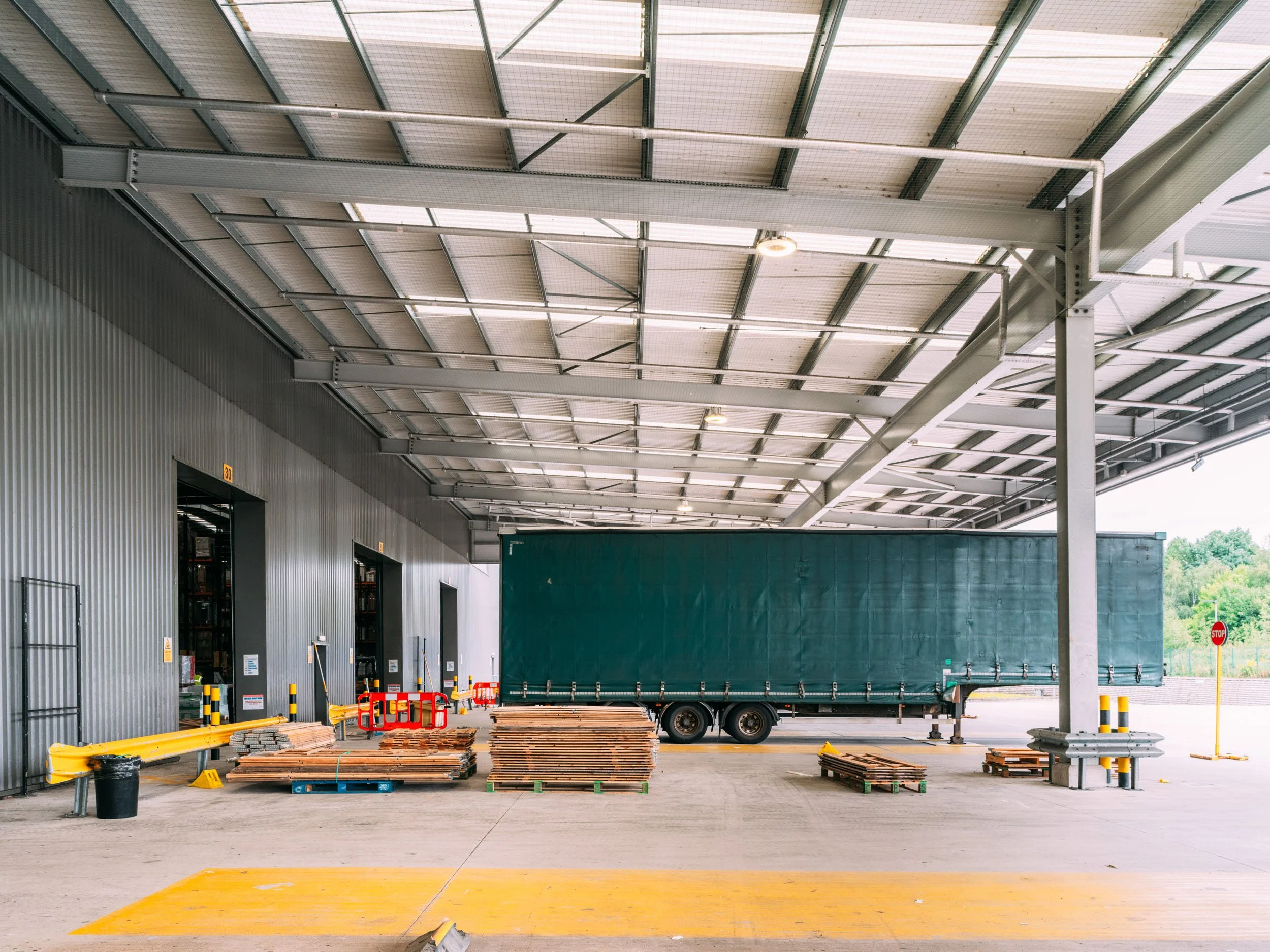 uk-city-plumbing-supplies-logistics-warehouse-industrial-10.jpg