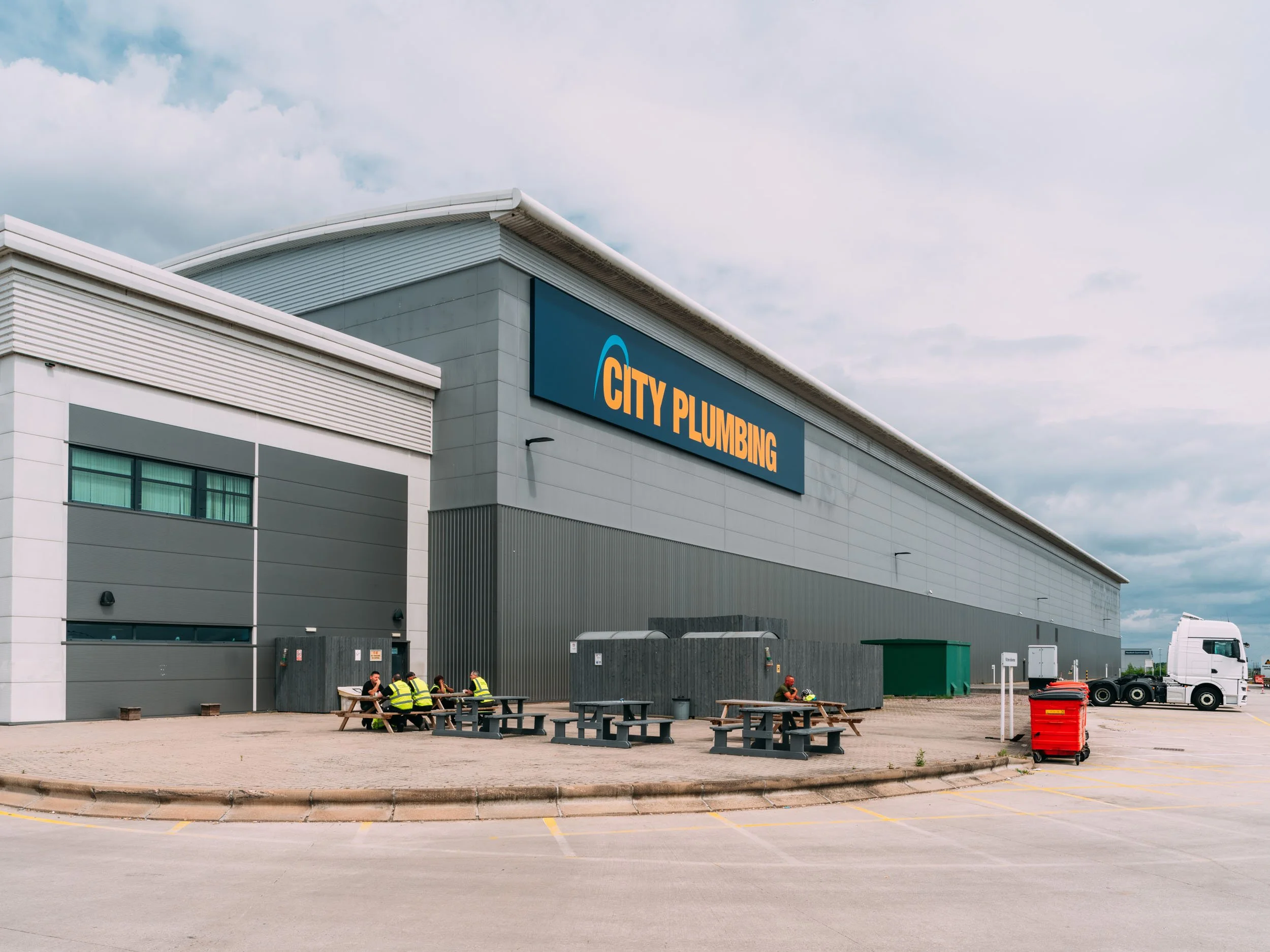 uk-city-plumbing-supplies-logistics-warehouse-industrial-15.jpg