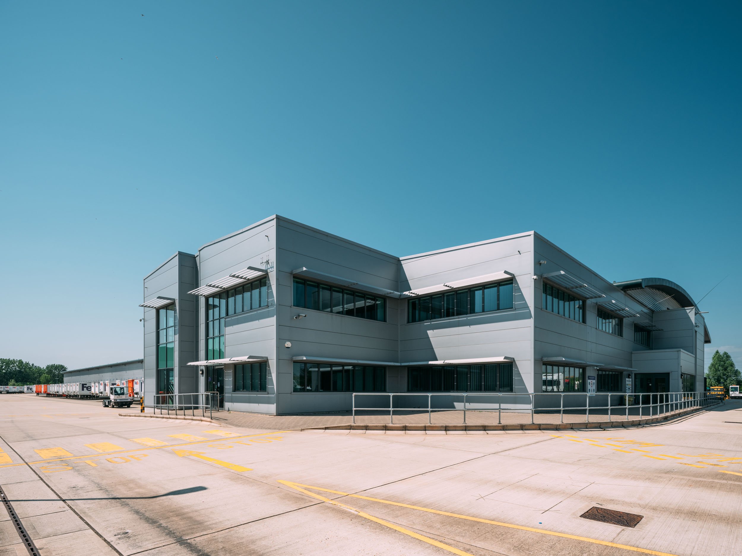 orpington-greater-london-uk-fedex-logistics-warehouse-aerial-02.jpg
