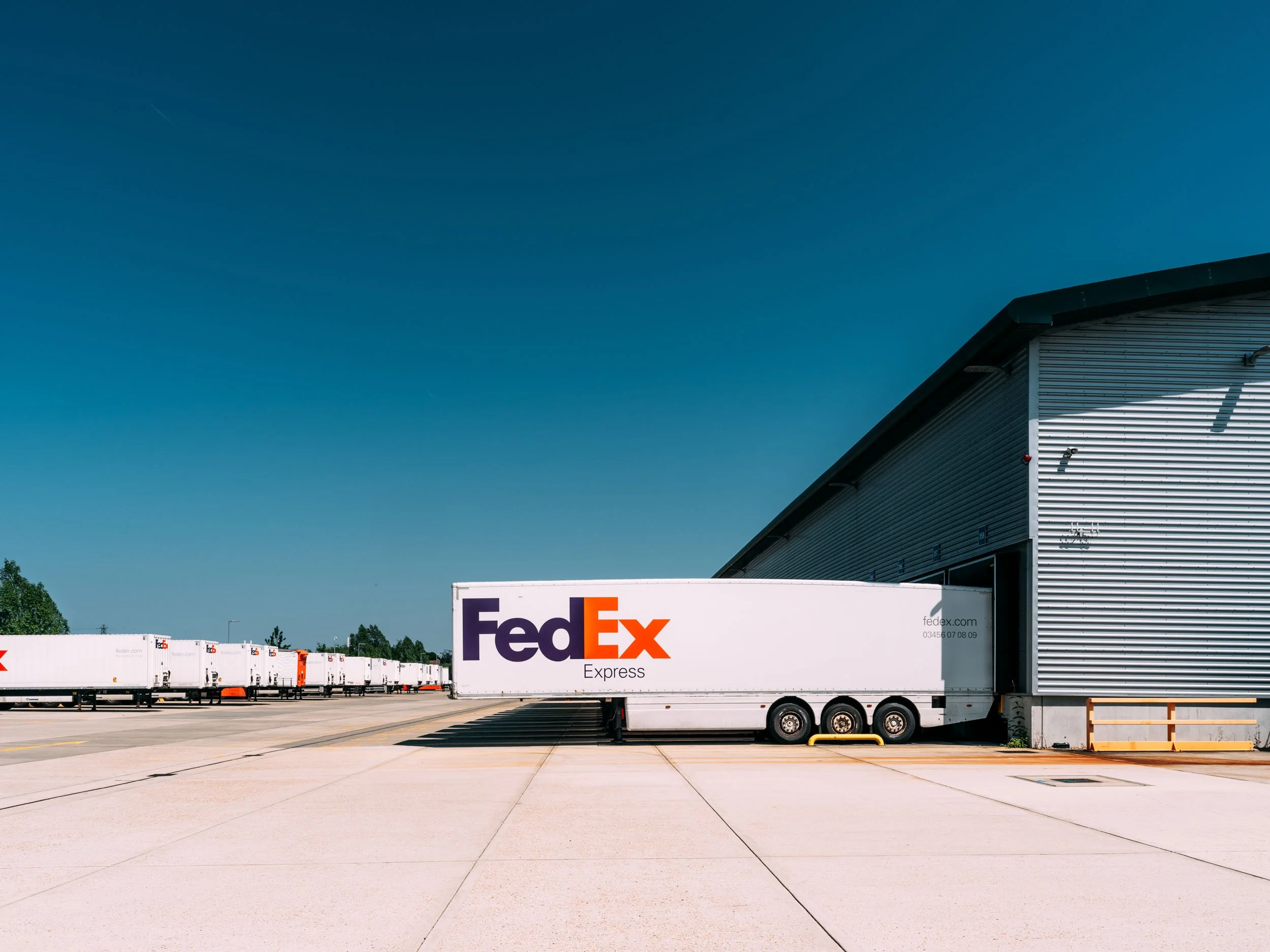 orpington-greater-london-uk-fedex-logistics-warehouse-aerial-11.jpg