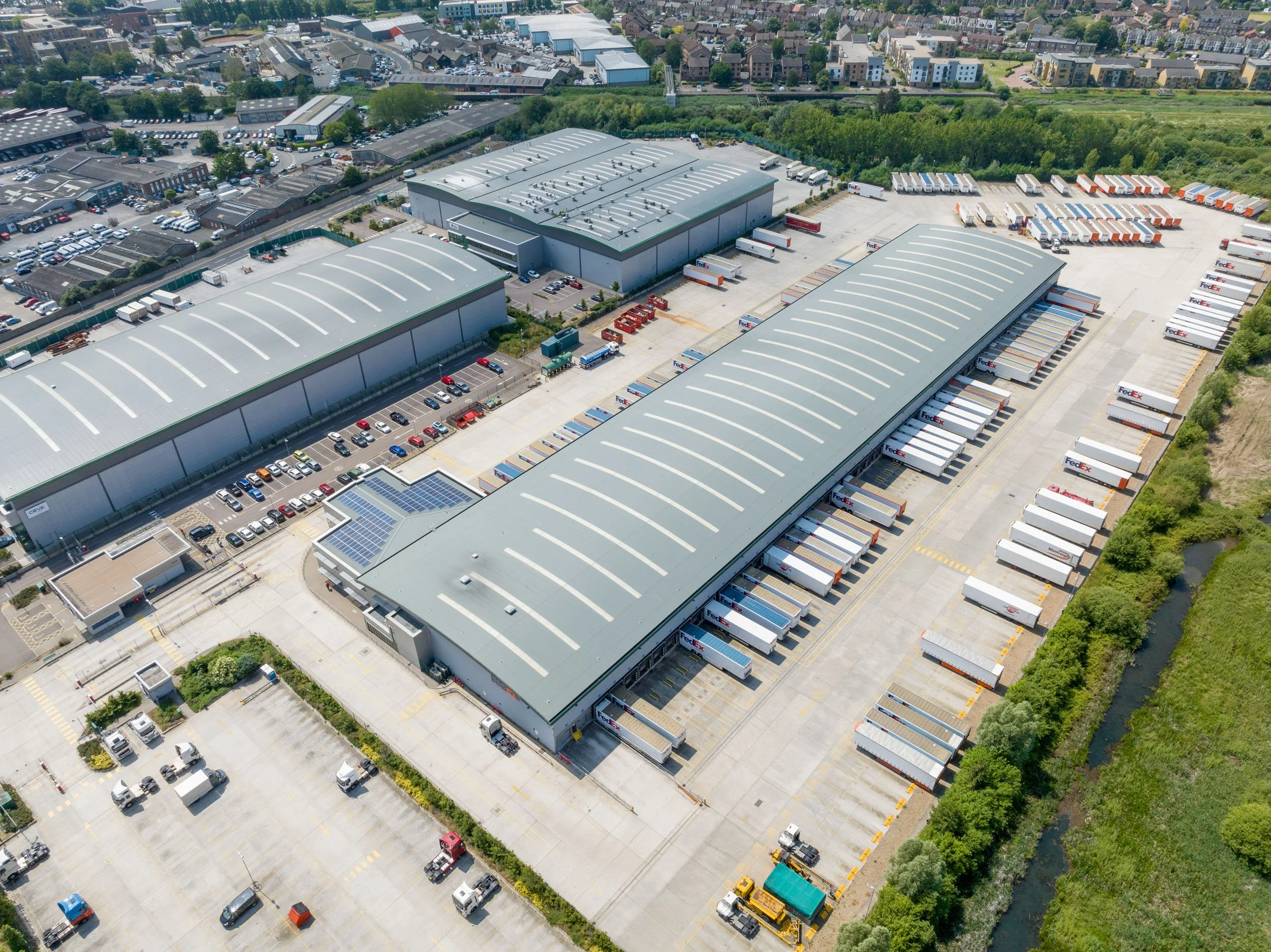 orpington-greater-london-uk-fedex-logistics-warehouse-aerial-20.jpg