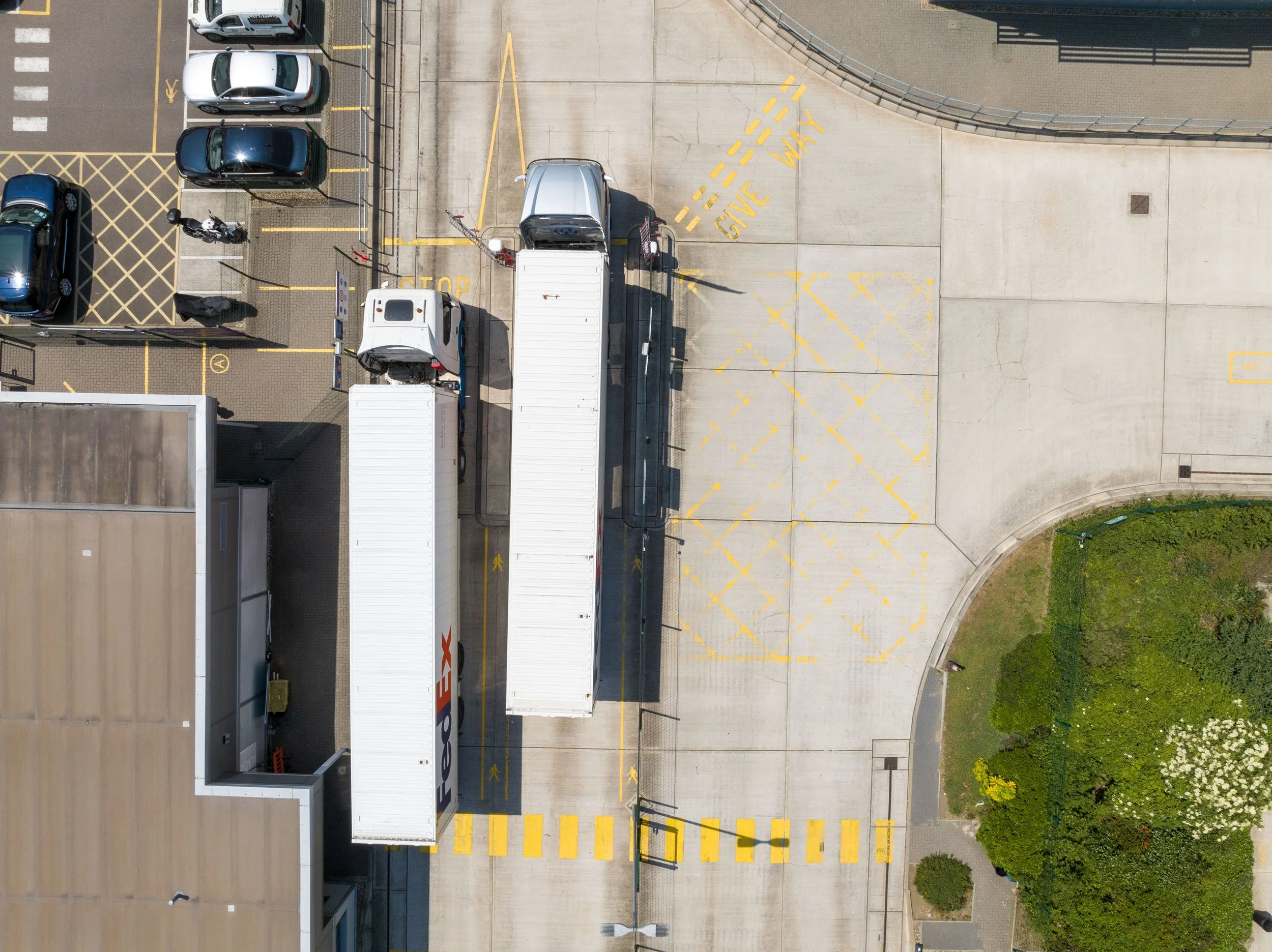 orpington-greater-london-uk-fedex-logistics-warehouse-aerial-56.jpg