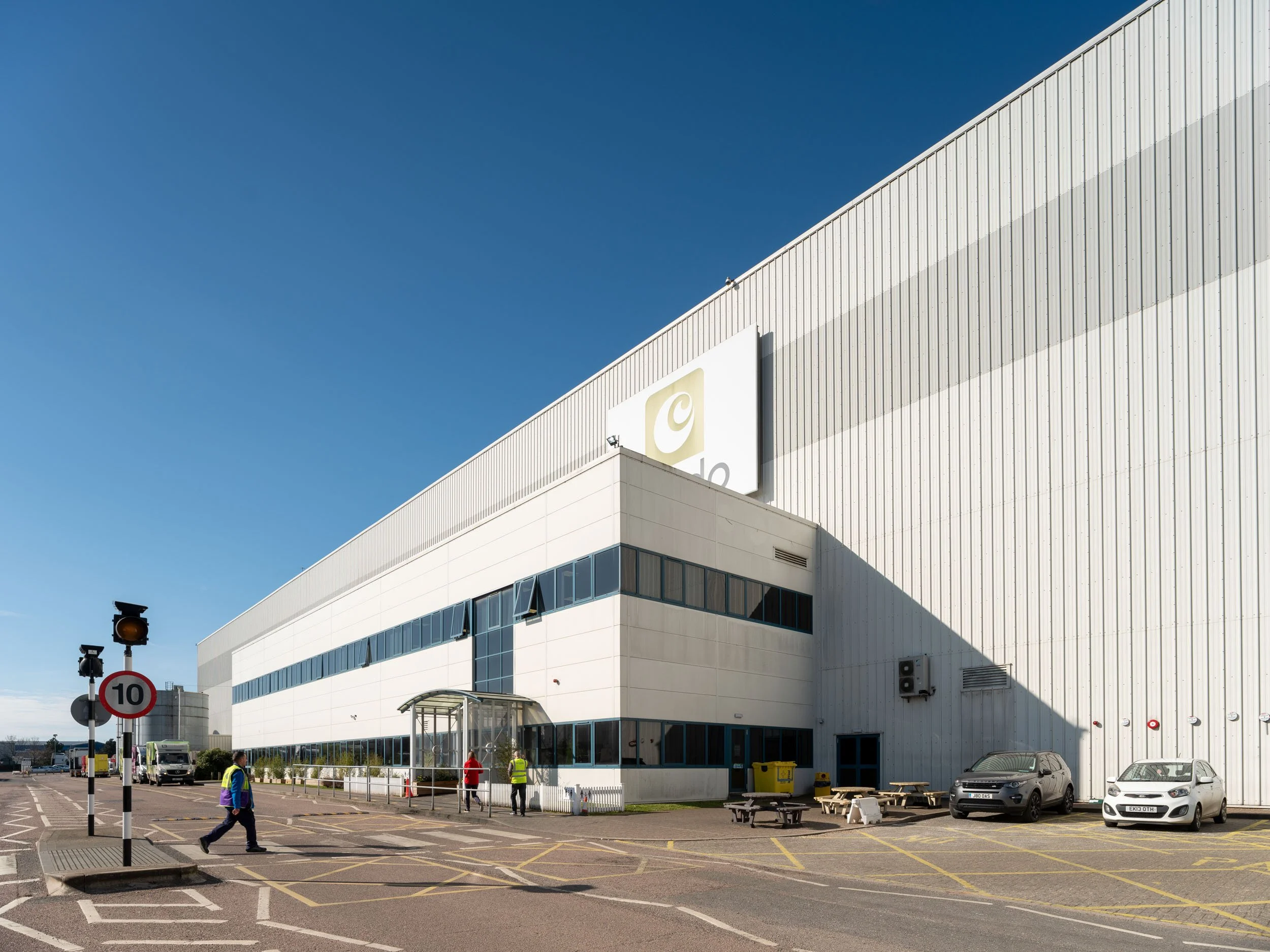 ocado-customer-fulfilment-centre-hatfield-018.jpg
