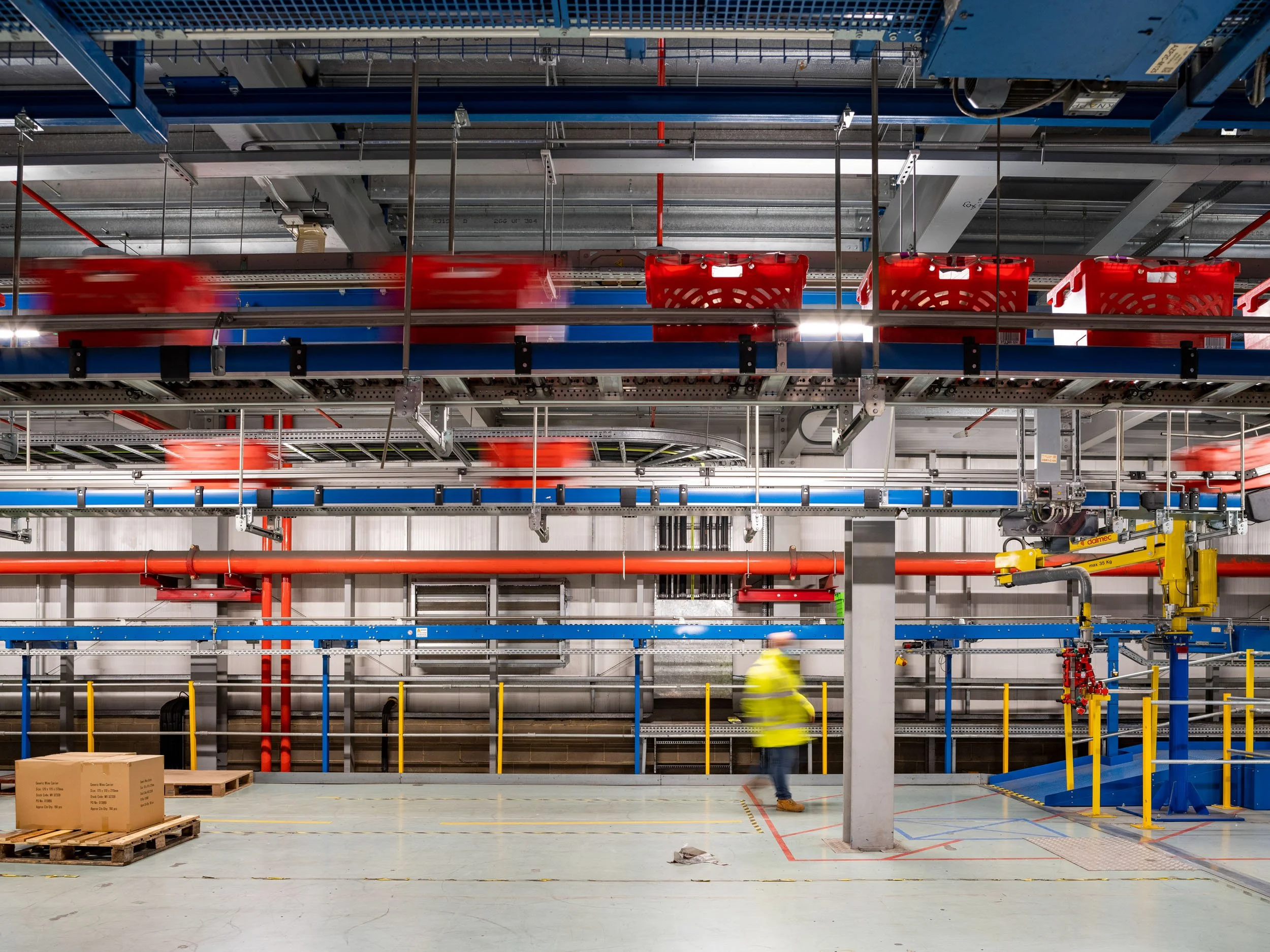 automated-logistics-fulfilment-centre-hatfield-052.jpg