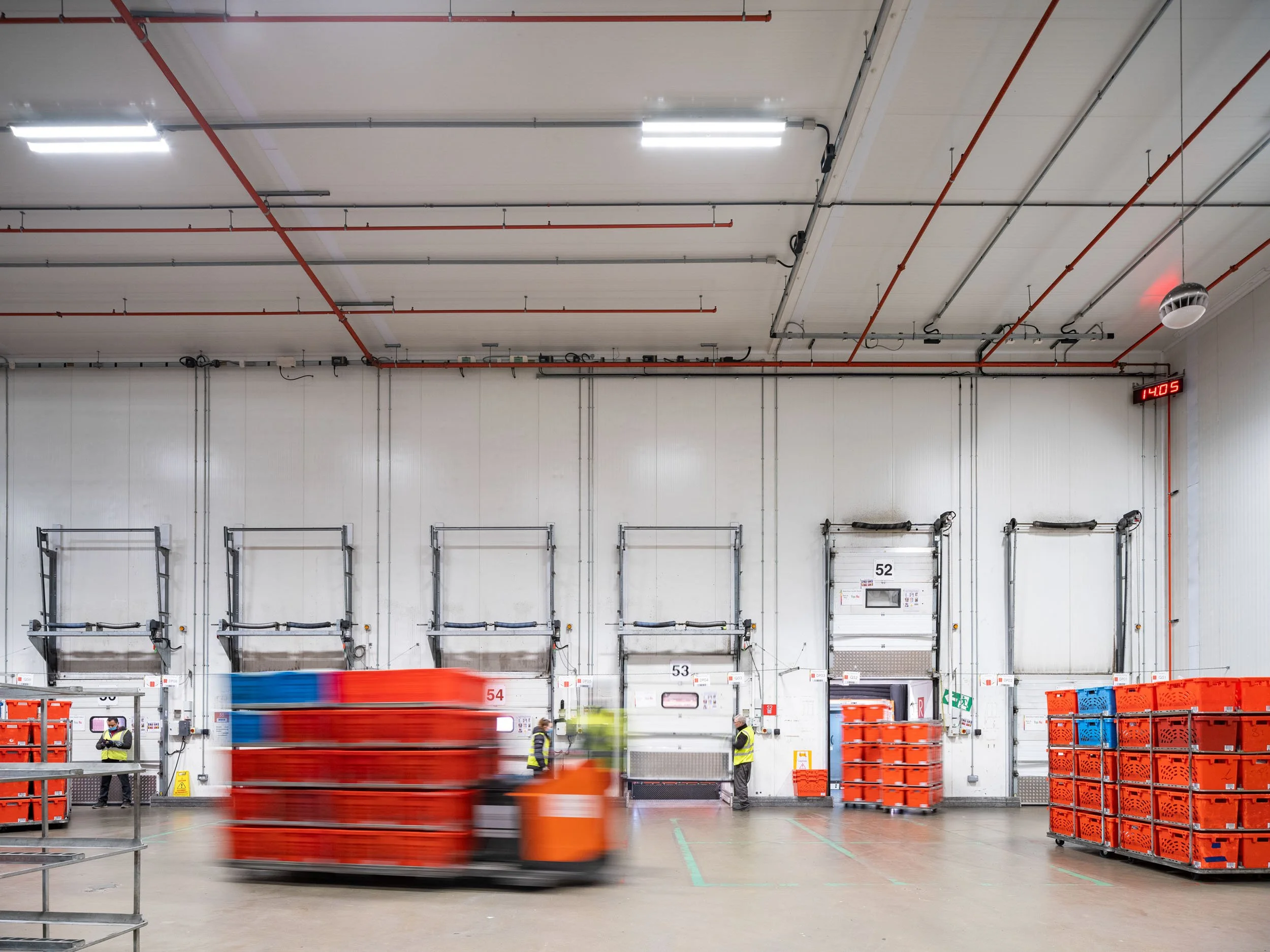 automated-logistics-fulfilment-centre-hatfield-061.jpg