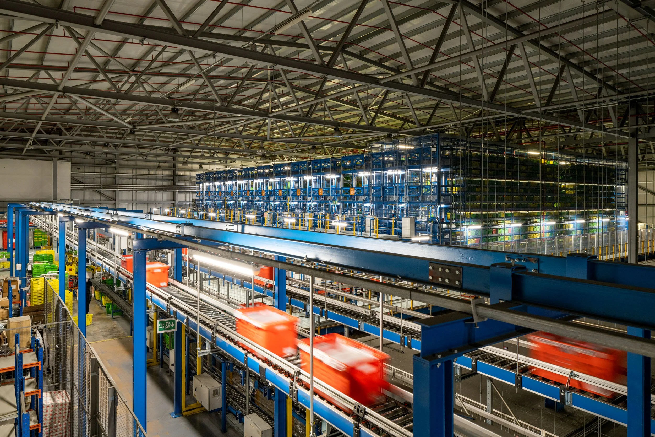 automated-logistics-fulfilment-centre-hatfield-089.jpg