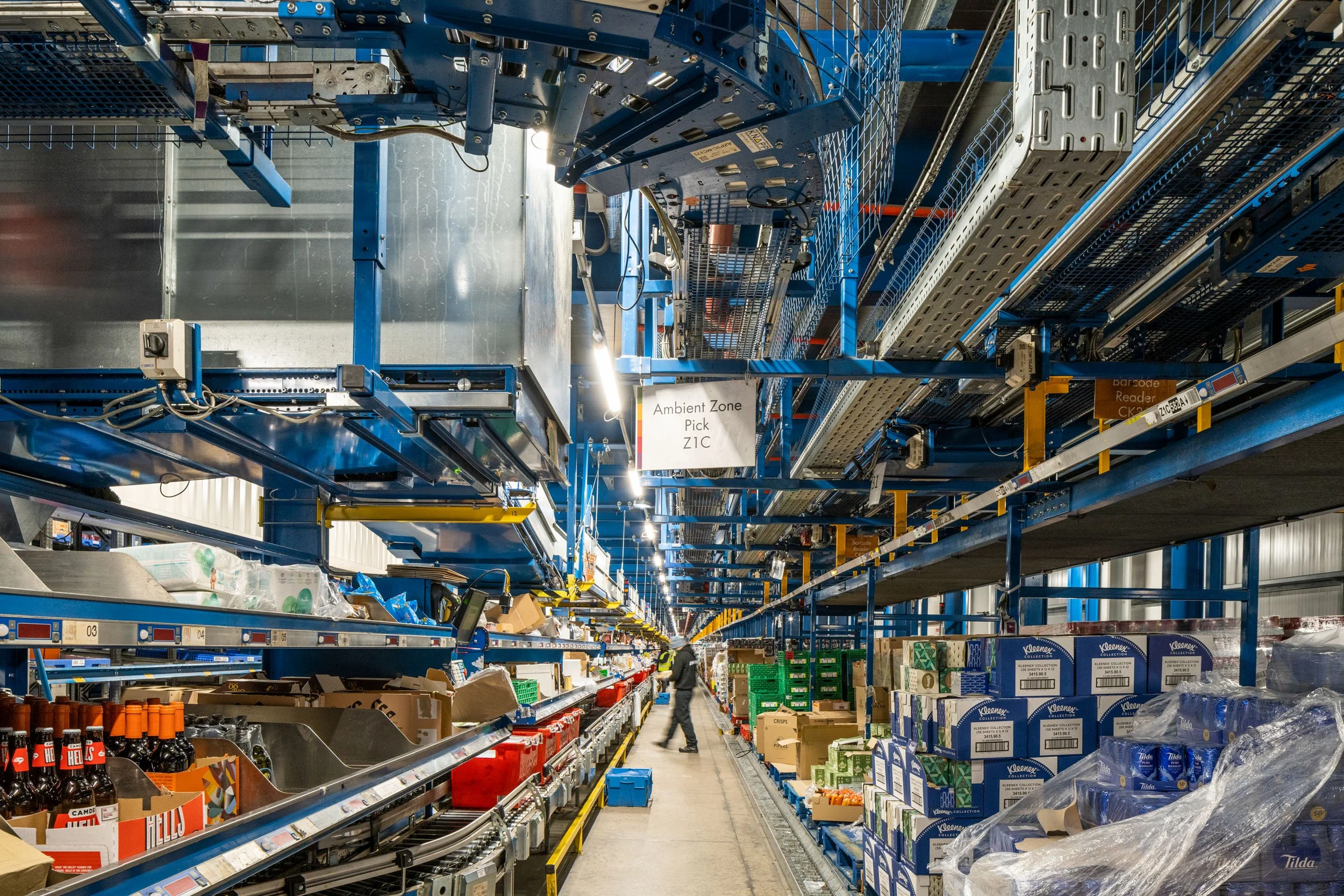 automated-logistics-fulfilment-centre-hatfield-096.jpg