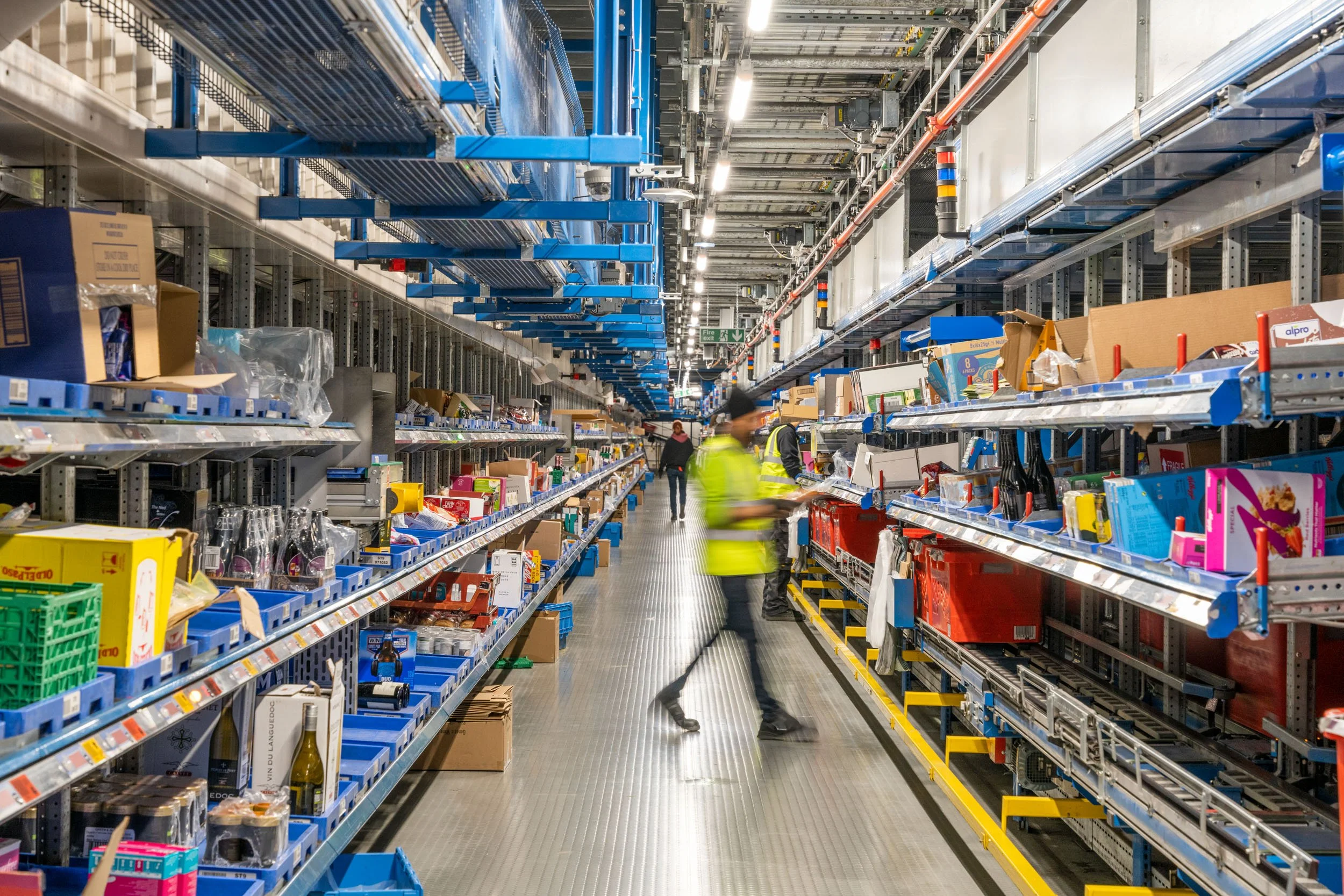 automated-logistics-fulfilment-centre-hatfield-101.jpg