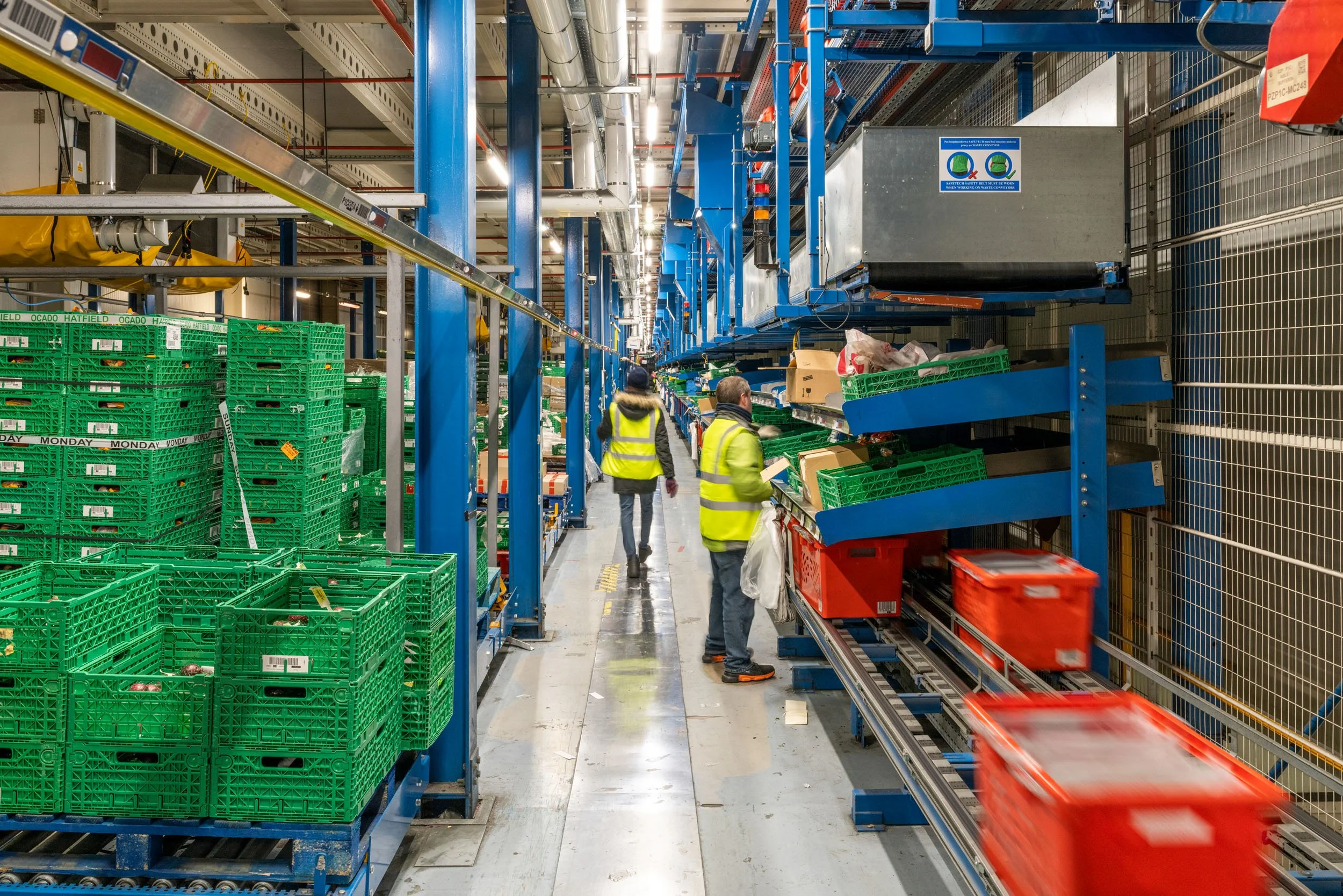 automated-logistics-fulfilment-centre-hatfield-105.jpg