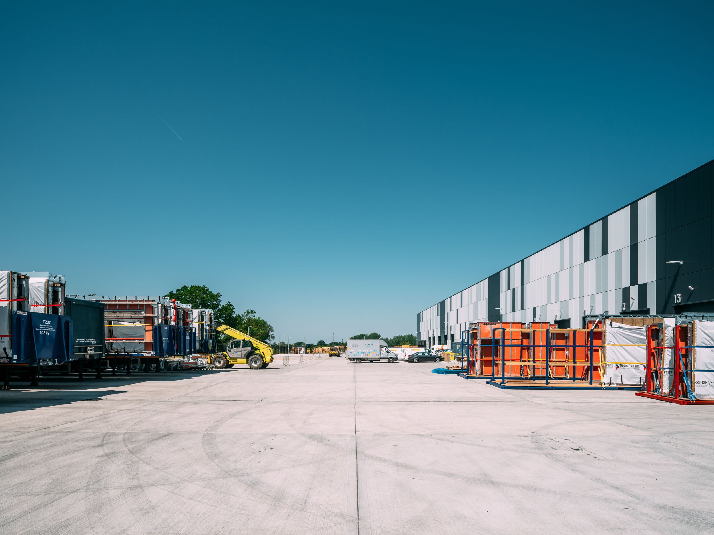 braraintree-essex-uk-weston-group-industrial-logistics-campus-exterior-006.jpg
