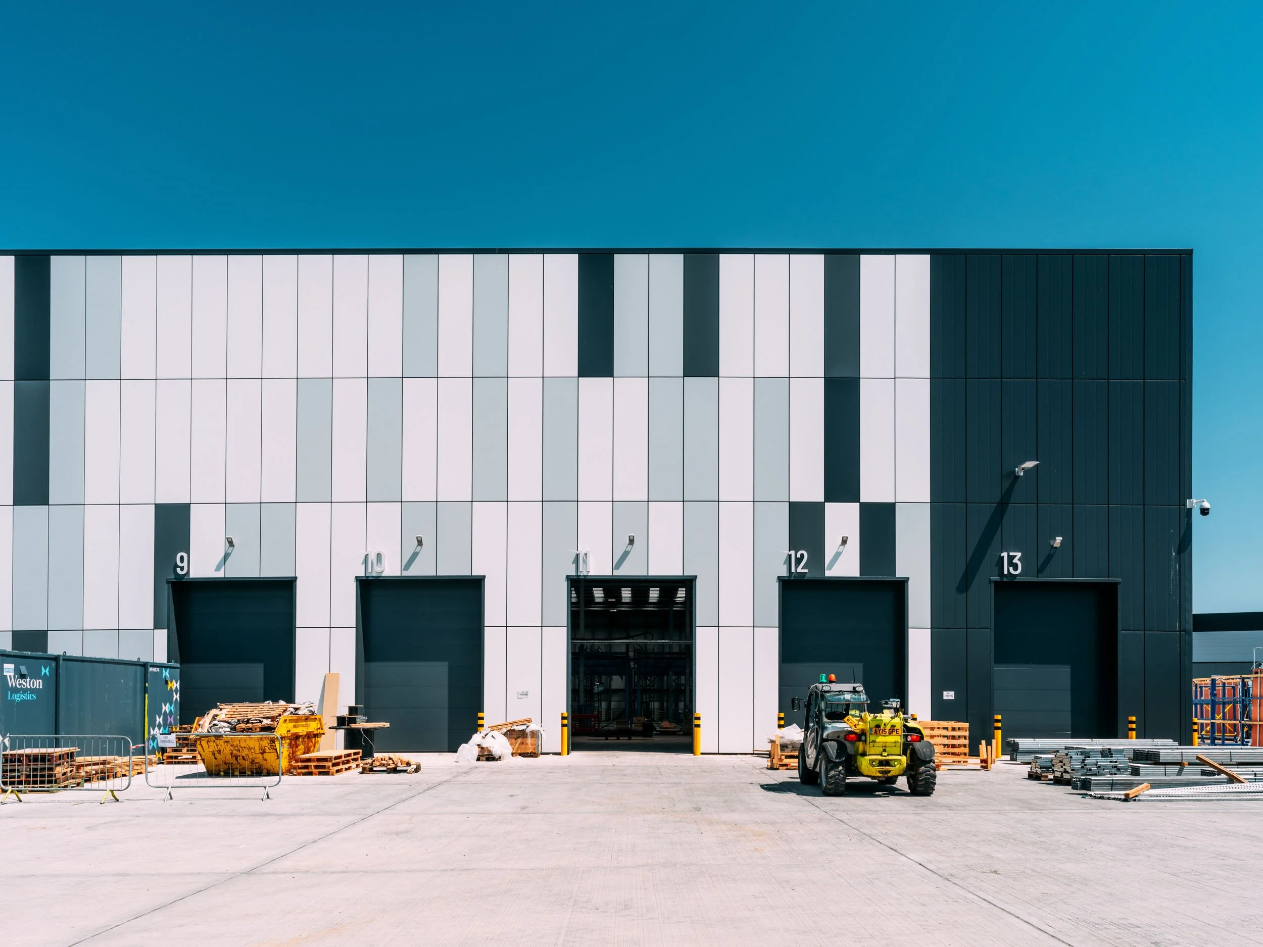 braraintree-essex-uk-weston-group-industrial-logistics-campus-exterior-010.jpg