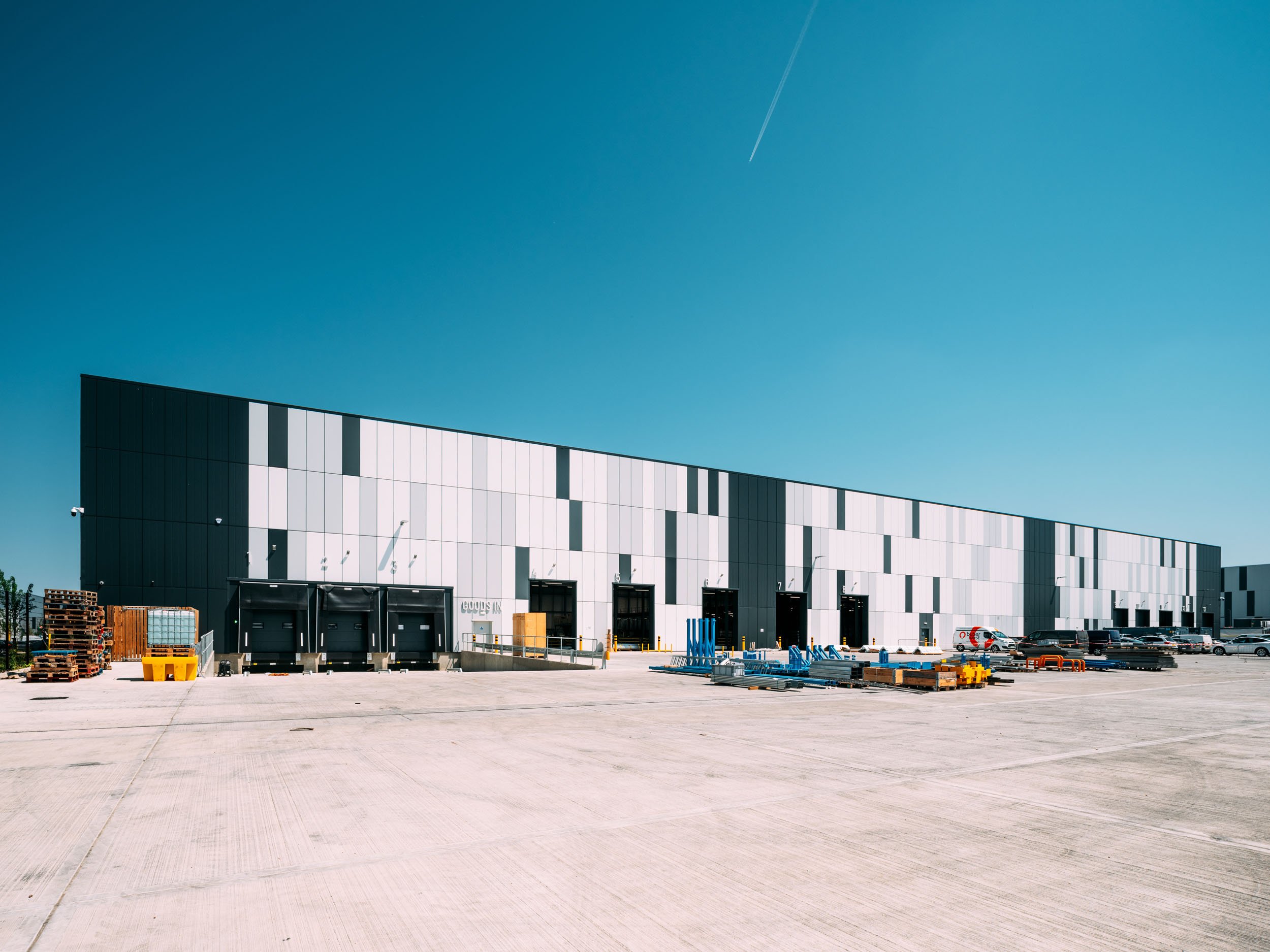 braraintree-essex-uk-weston-group-industrial-logistics-campus-exterior-014.jpg