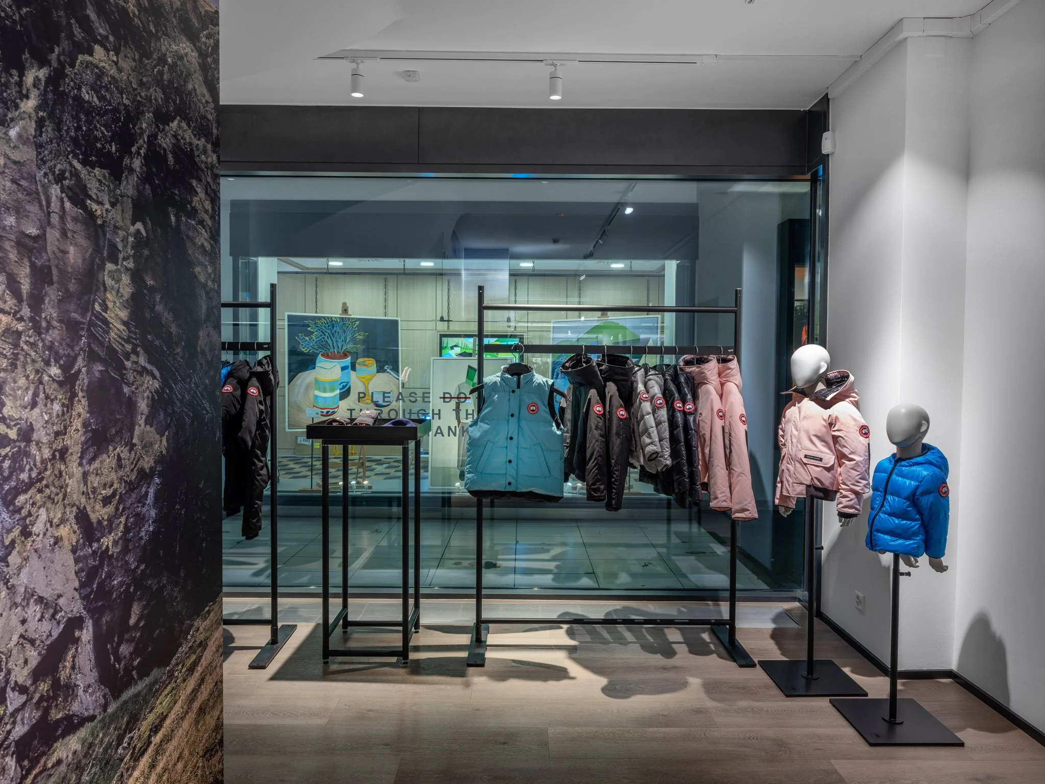 retail-architectural-photography-canada-goose-store-zurich-switzerland-14.jpg