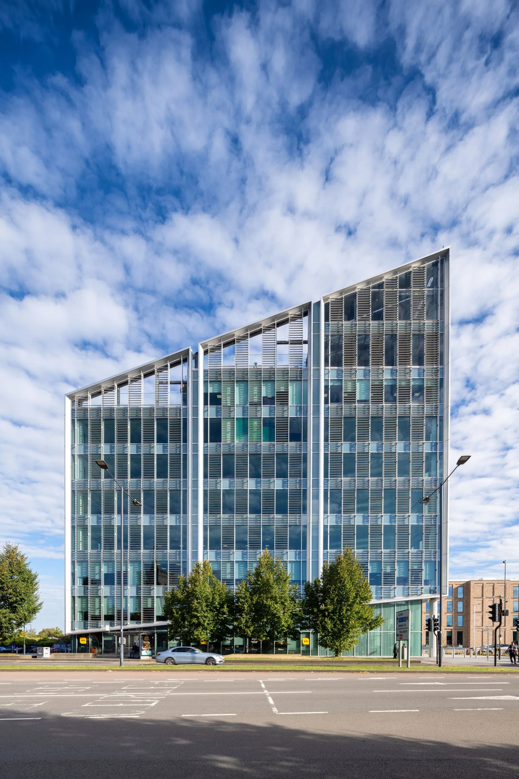 slough-uk-the-future-works-prime-office-building-commercial-003.jpg