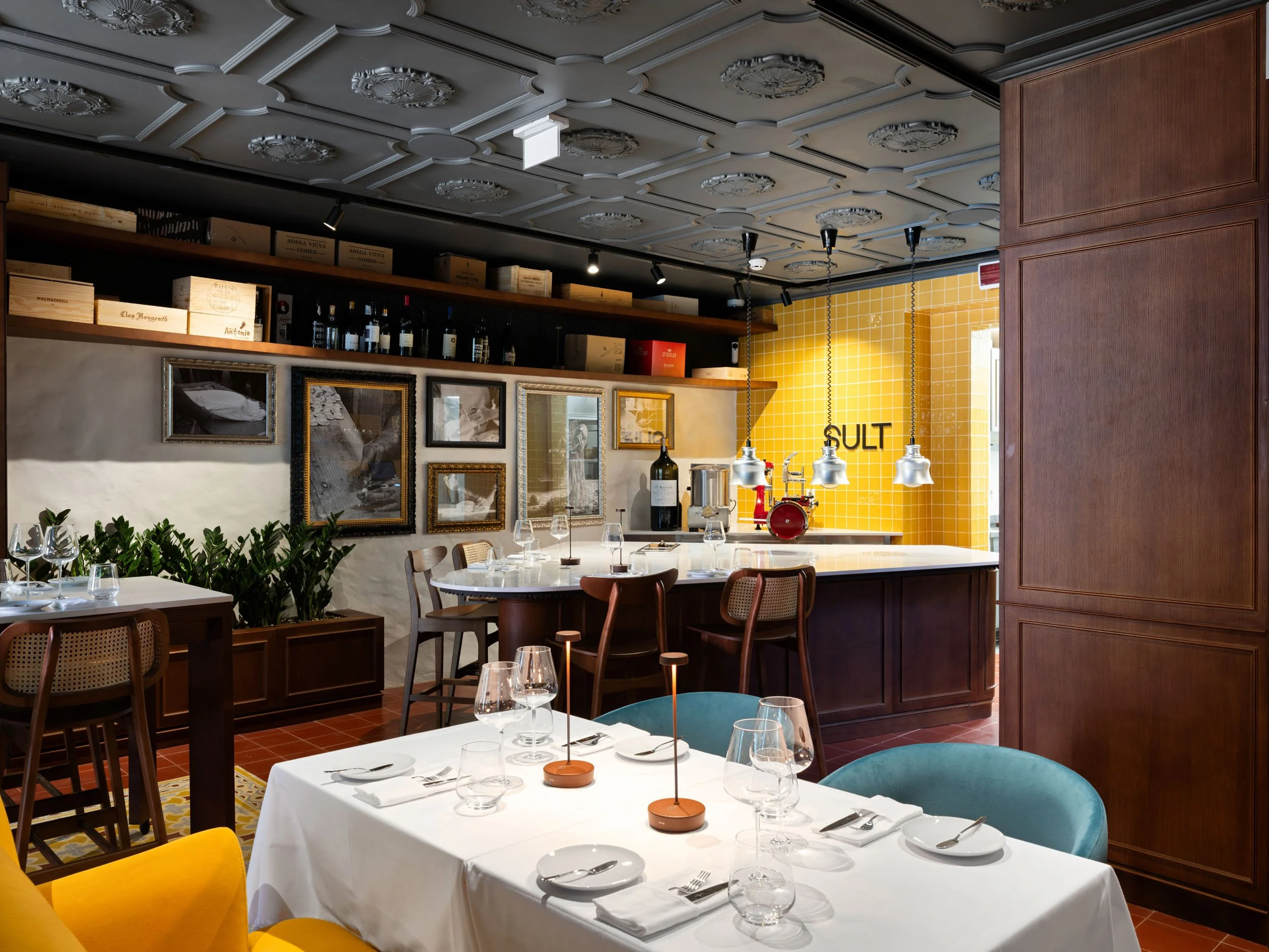 sult-cascais-restaurant-interior-atmosphere-06.jpg