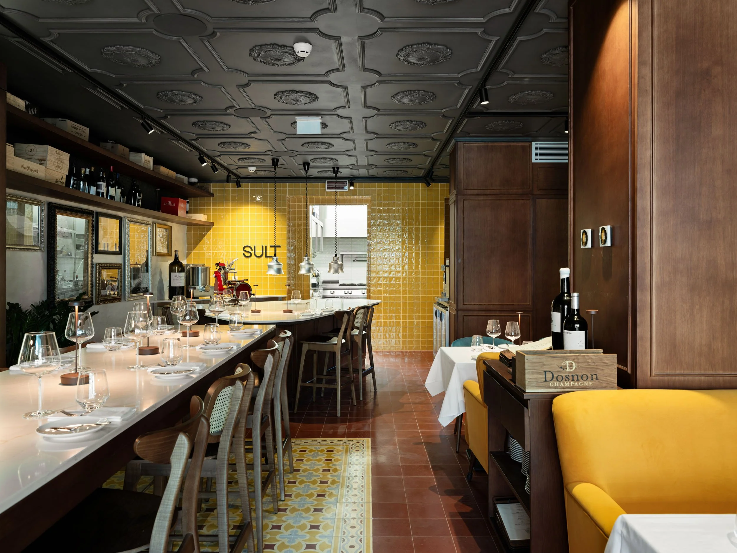 sult-cascais-restaurant-interior-atmosphere-12.jpg