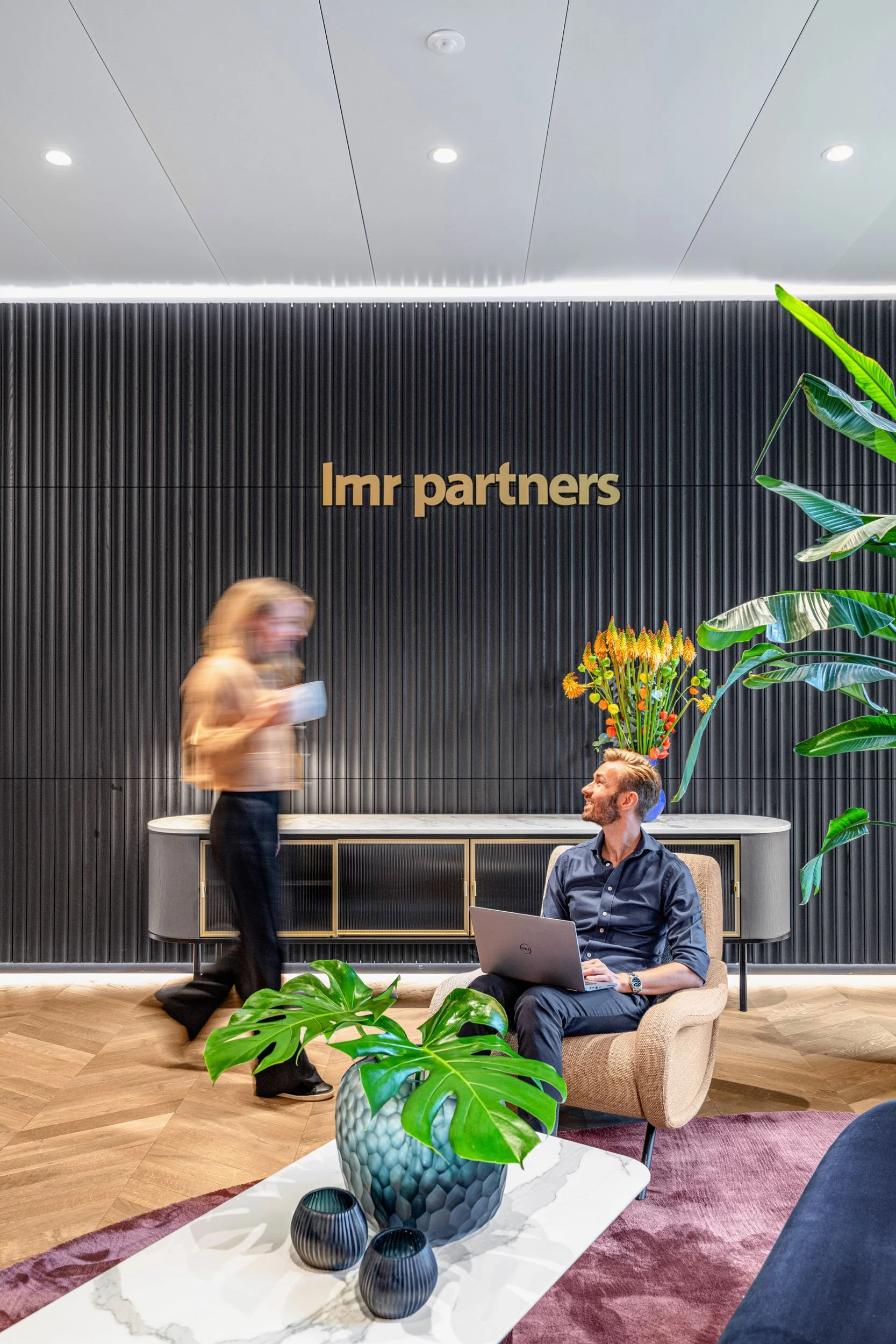 lmr-partners-geneva-corporate-office-workspace-interior-04.jpg