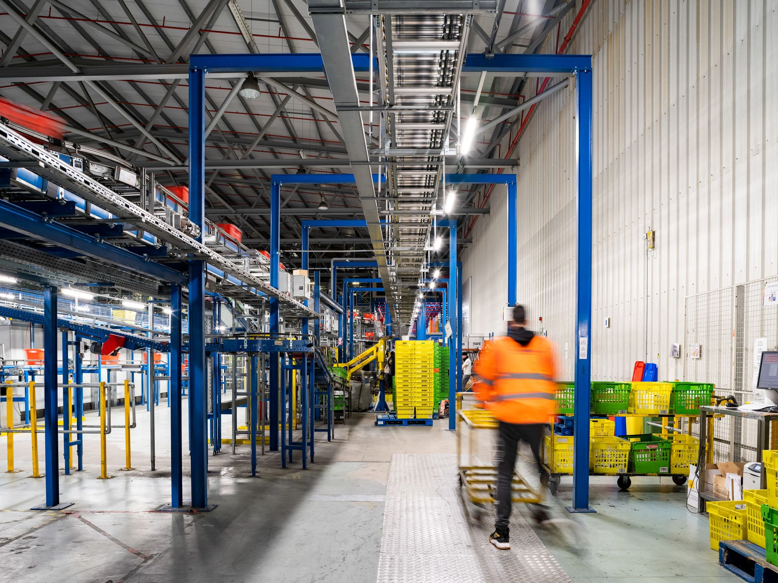 automated-logistics-fulfilment-centre-hatfield-055.jpg