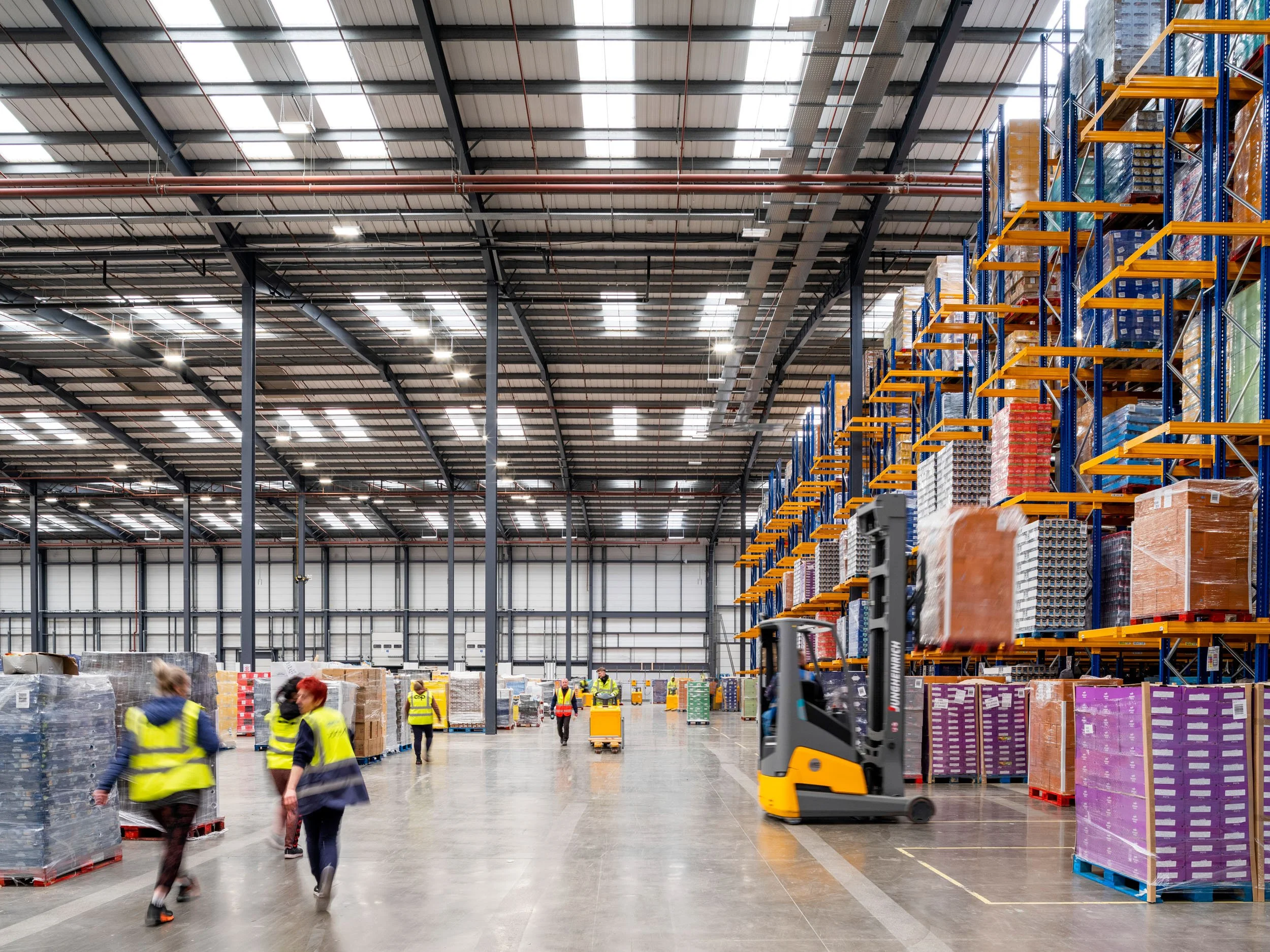logistics-warehouse-interior-magna-park-lutterworth-64.jpg