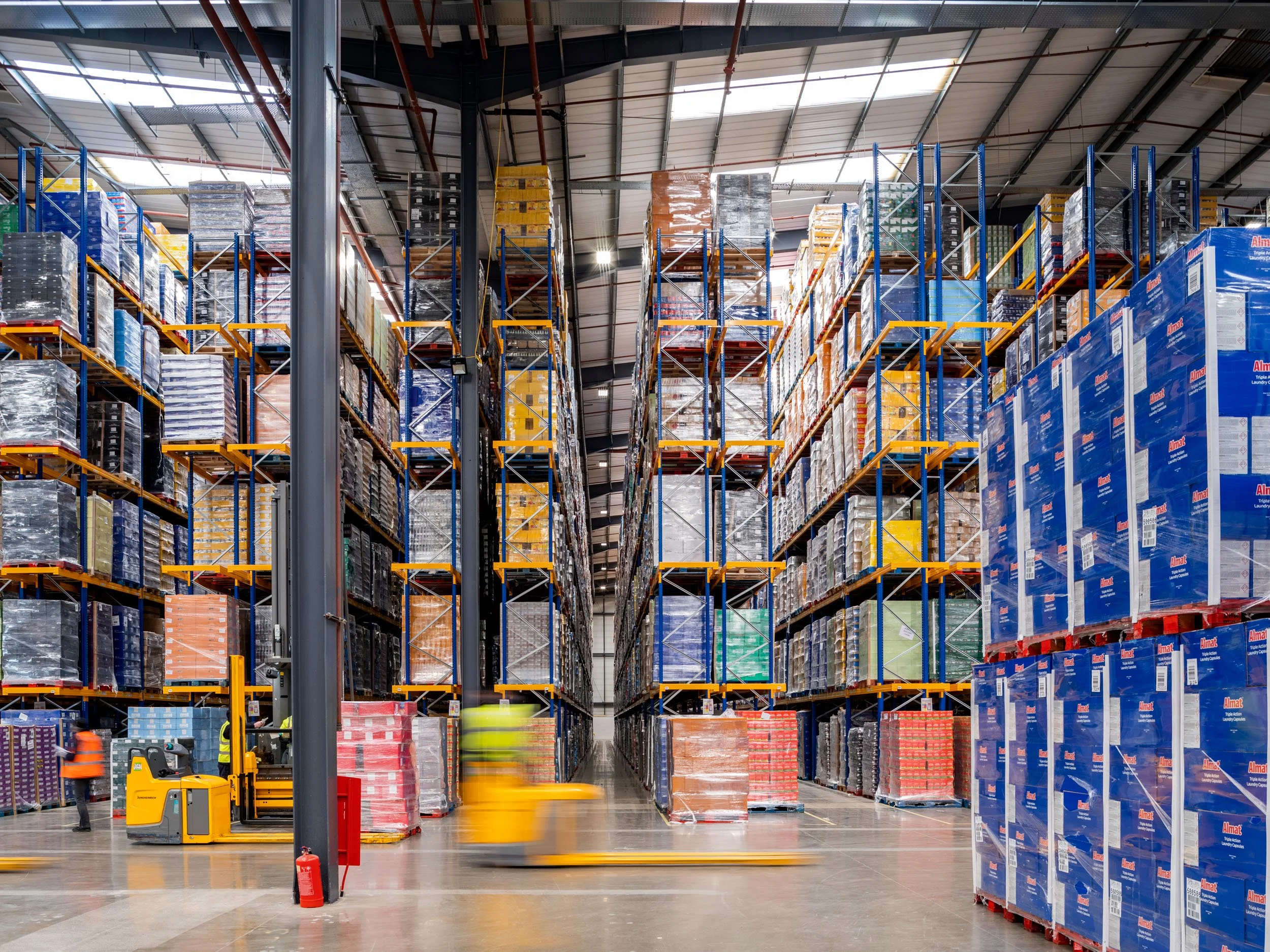 logistics-warehouse-interior-magna-park-lutterworth-61.jpg