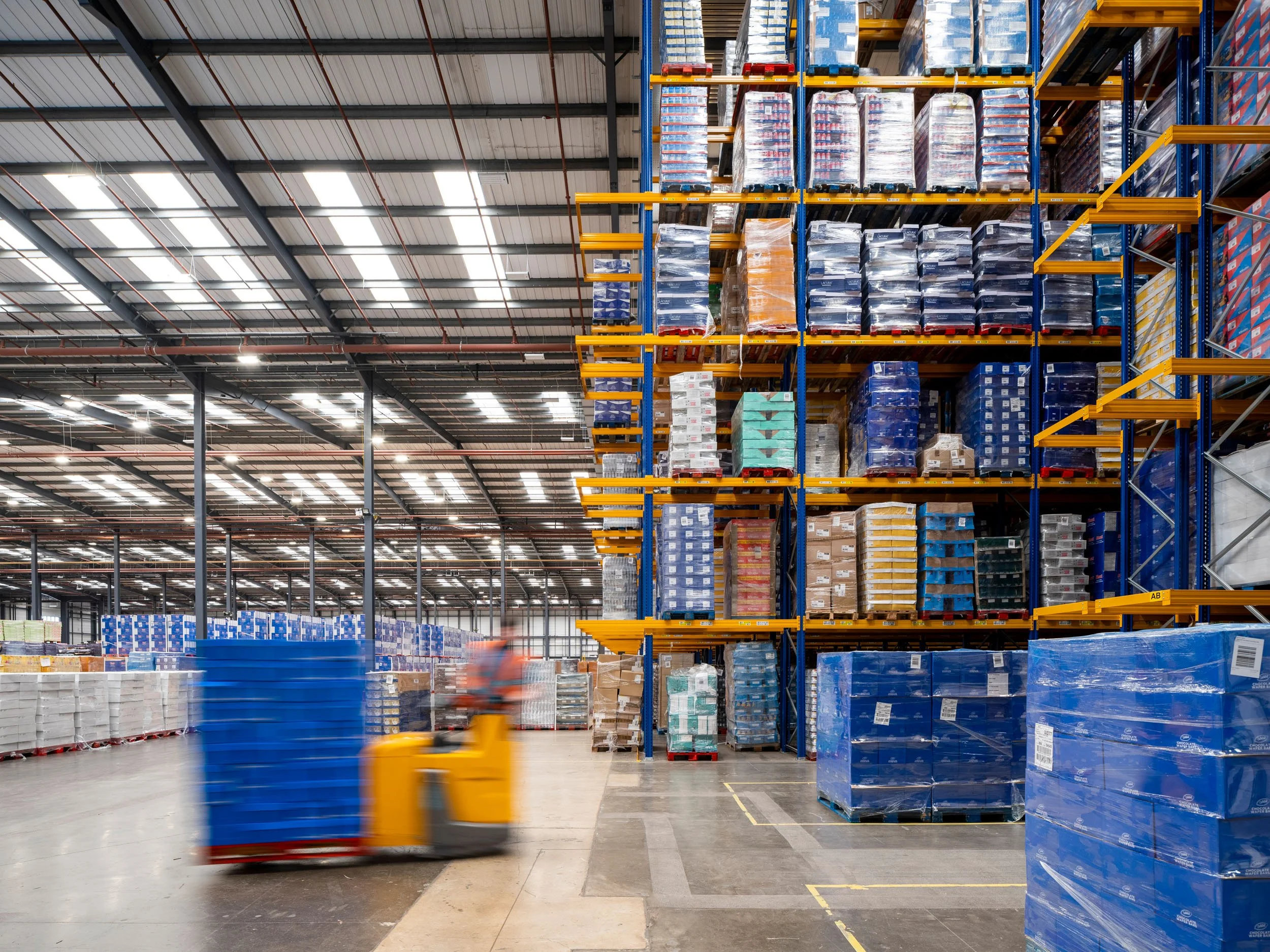 logistics-warehouse-interior-magna-park-lutterworth-51.jpg