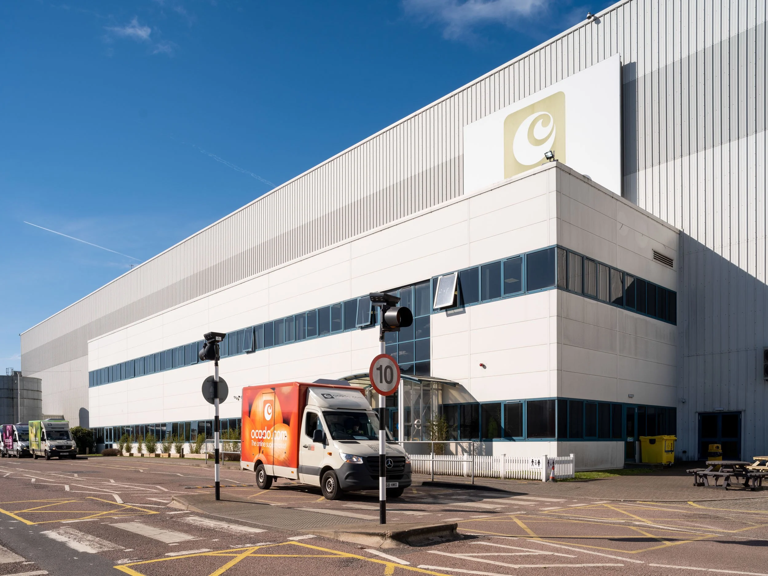 ocado-customer-fulfilment-centre-hatfield-019.jpg