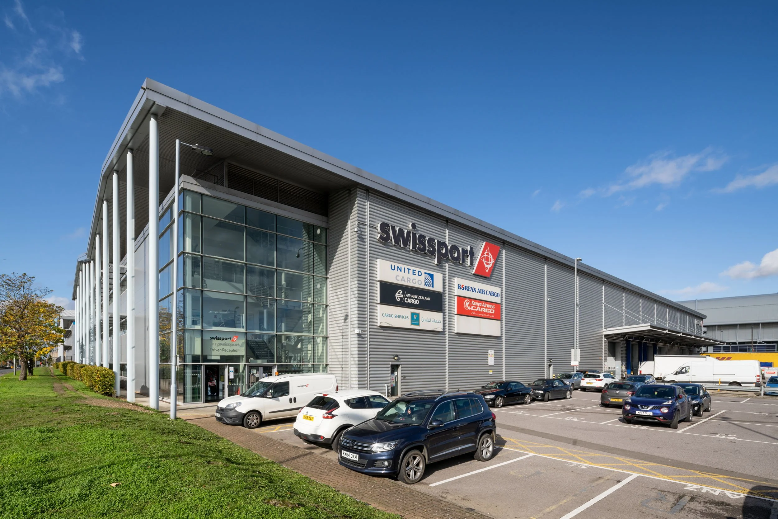 swissport-main-cargo-facility-heathrow-exterior-01.jpg