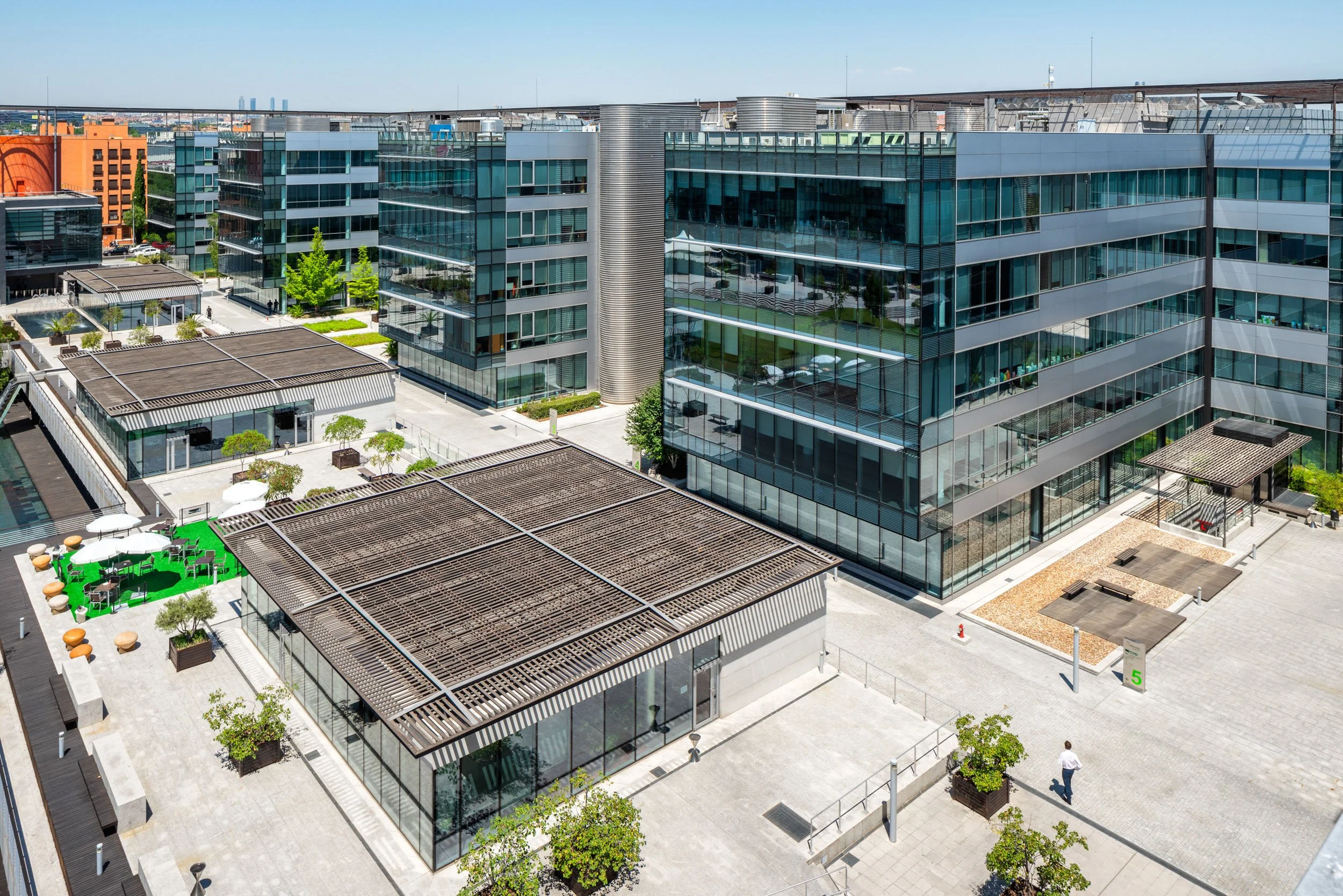 parque-empresarial-las-mercedes-madrid-office-architecture-065.jpg