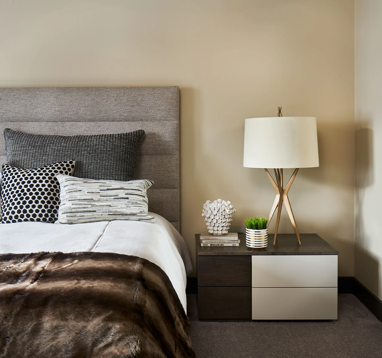 Rumor-Design-Bearclaw-507-2-10-17-Master-Bed-Detail-Web.jpg