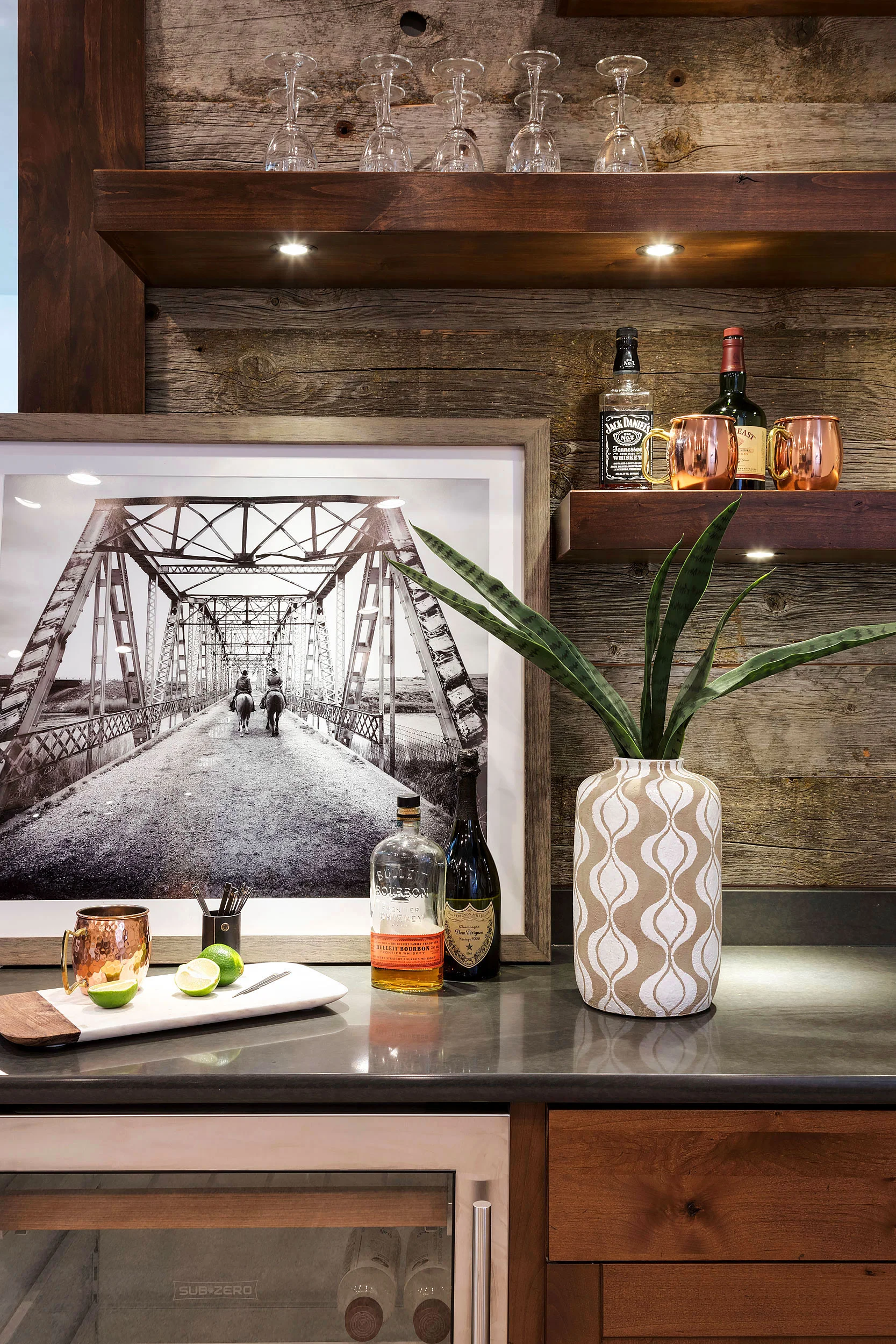 Hoot_Owl_Bar_Detail.jpg