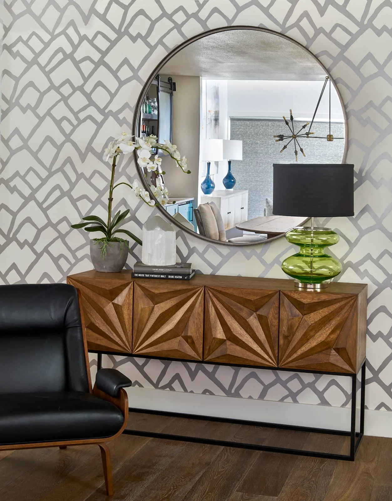 Rumor-506-Bearclaw-02-16-18-Dining-Wall-Detail-Web.jpg