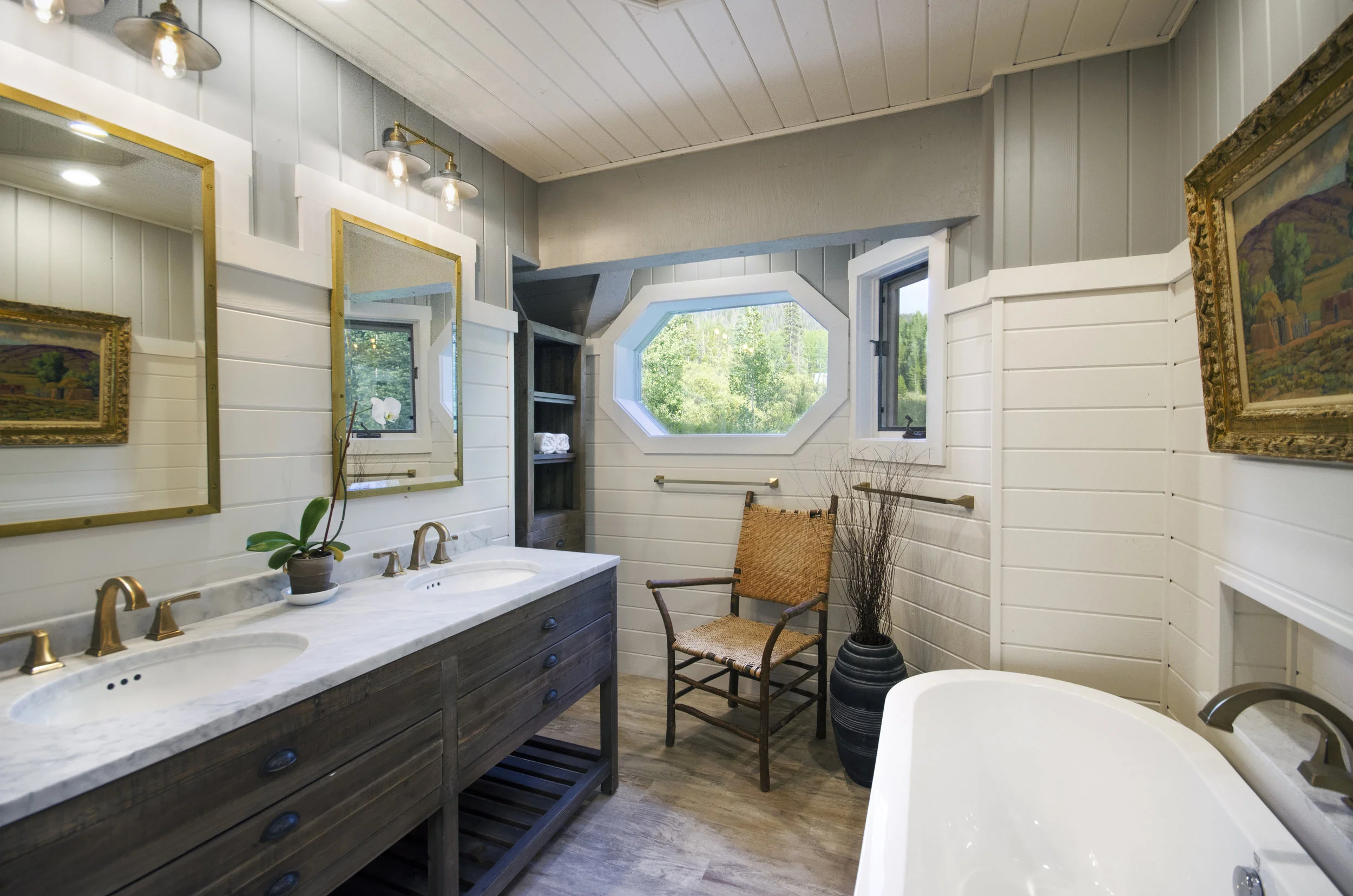 Bathroom-1.jpg
