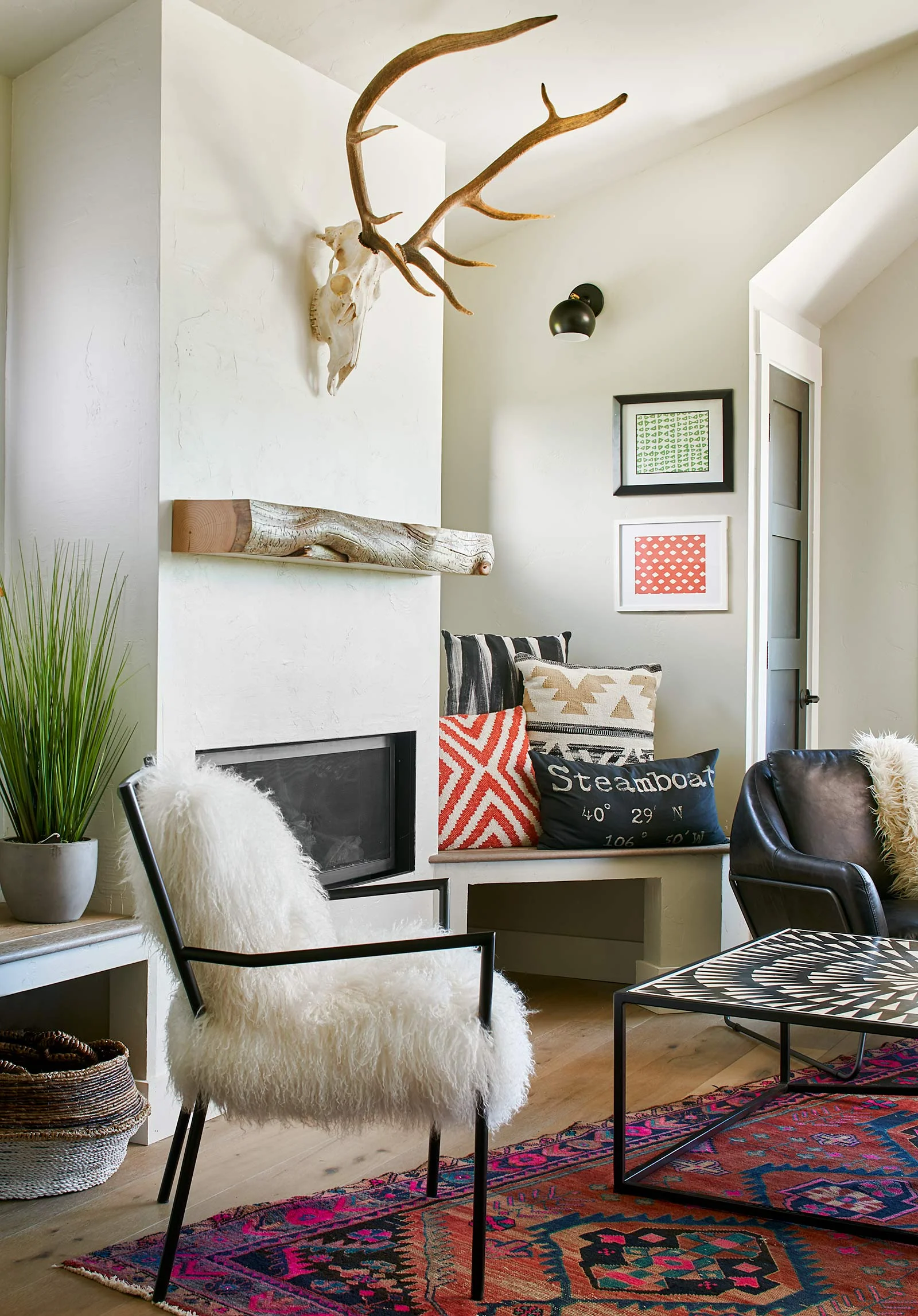 Rumors-Cassie-Interiors-07-12-19Living-Detail-Web.jpg