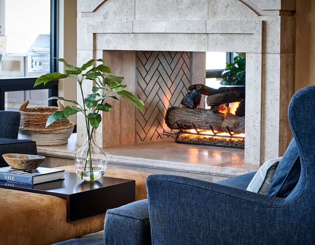 Cool mornings are getting us ready for opening day and a cozy place to warm up after.  Who's ready? ⛷️
⠀⠀⠀⠀⠀⠀⠀⠀⠀
project: Marabou Ranch
photography: @davidpatterson @_and_son_ @ejstlouis 
architect:  Steamboat Architectural Associates
⠀⠀⠀⠀⠀⠀⠀⠀⠀
#16da